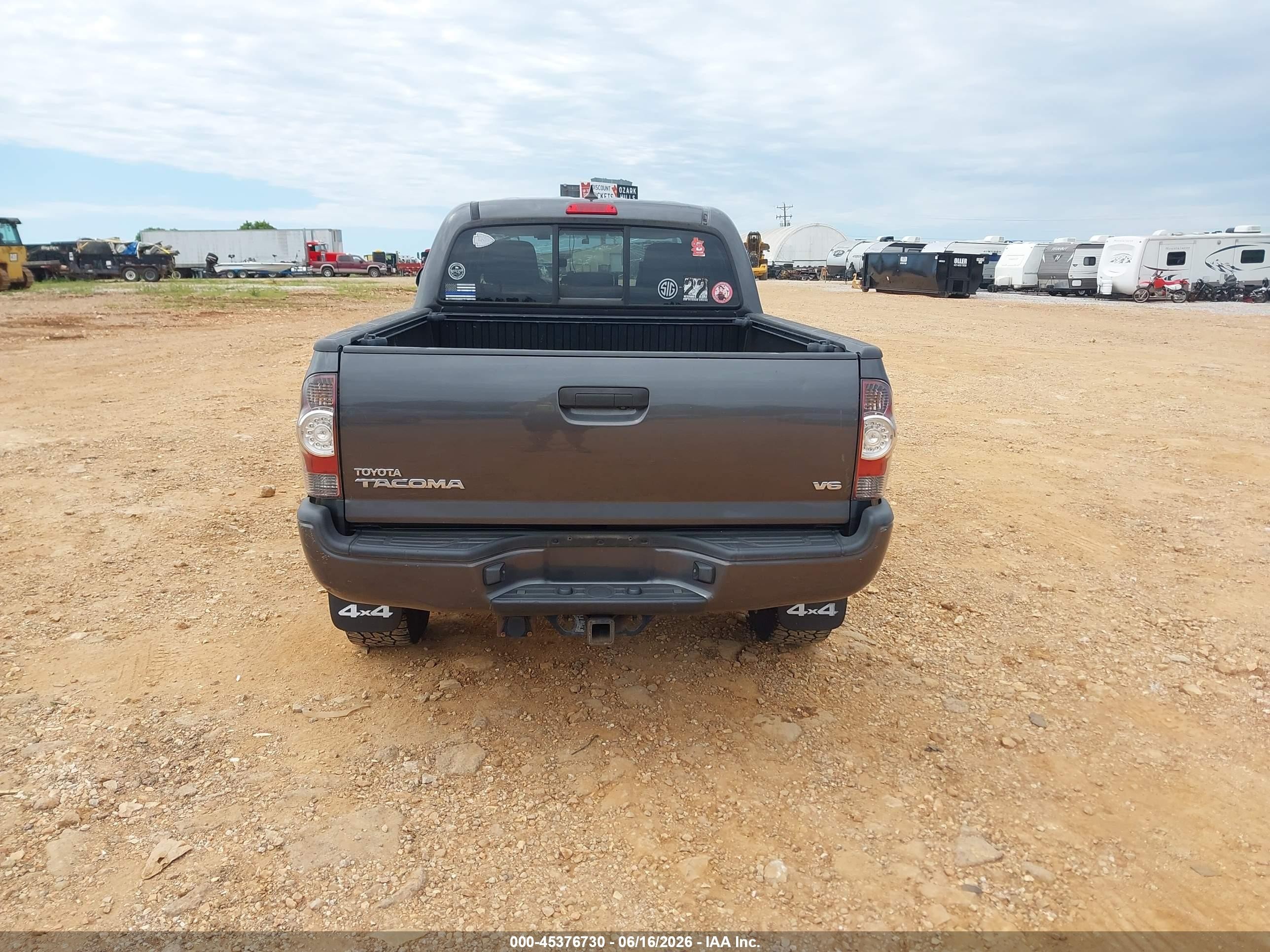 2013 Toyota Tacoma Base V6 Серый vin: 3TMMU4FN8DM051491