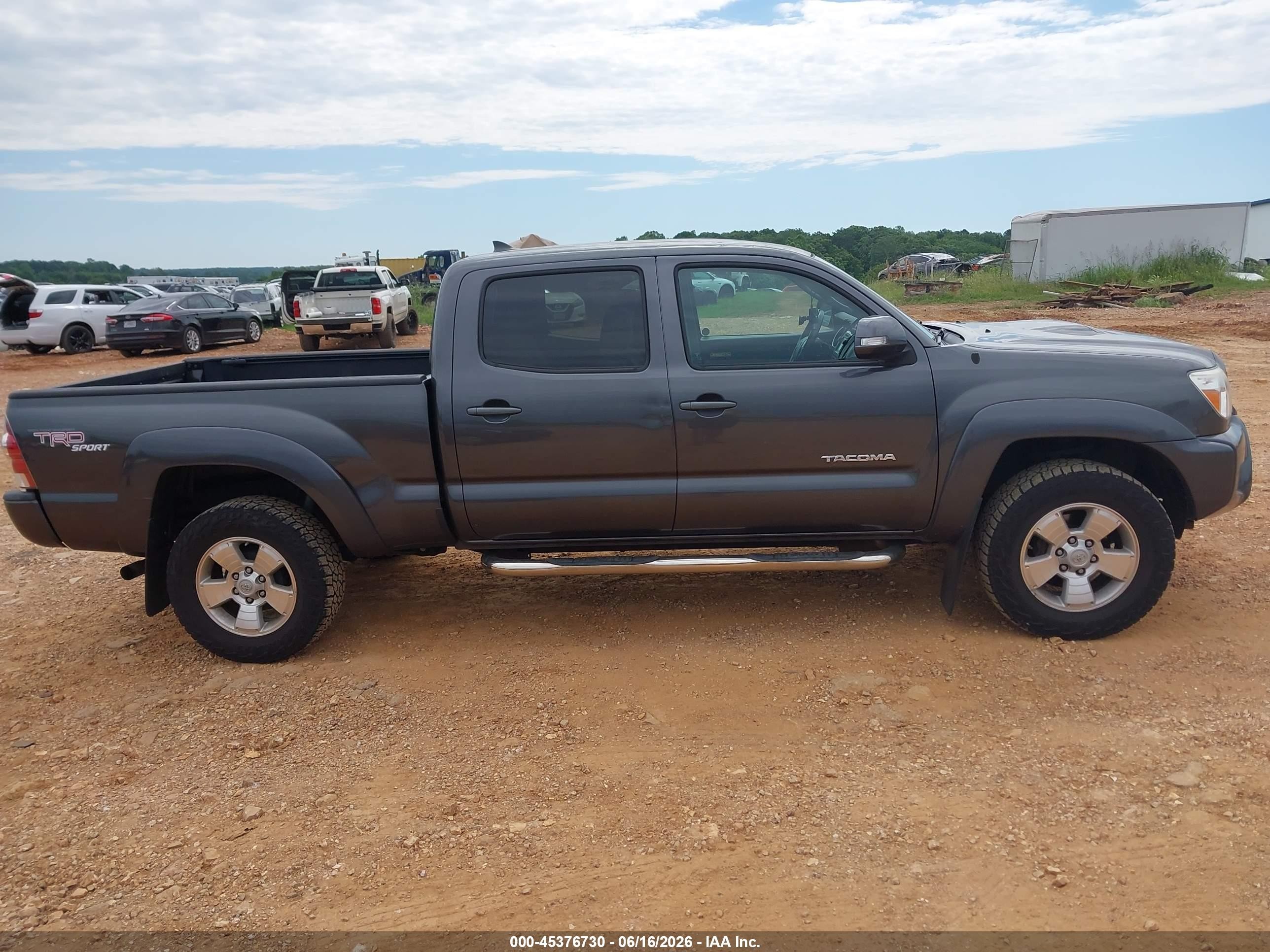 2013 Toyota Tacoma Base V6 Серый vin: 3TMMU4FN8DM051491