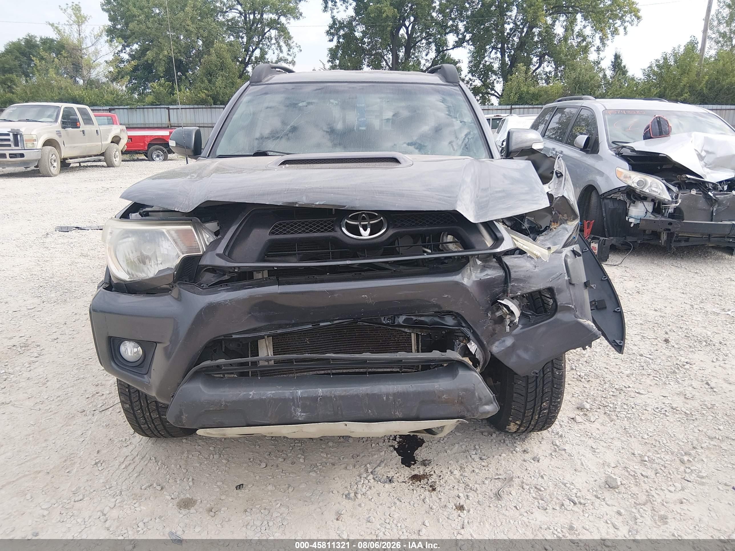 2014 Toyota Tacoma Base V6 Серый vin: 3TMMU4FN8EM066154