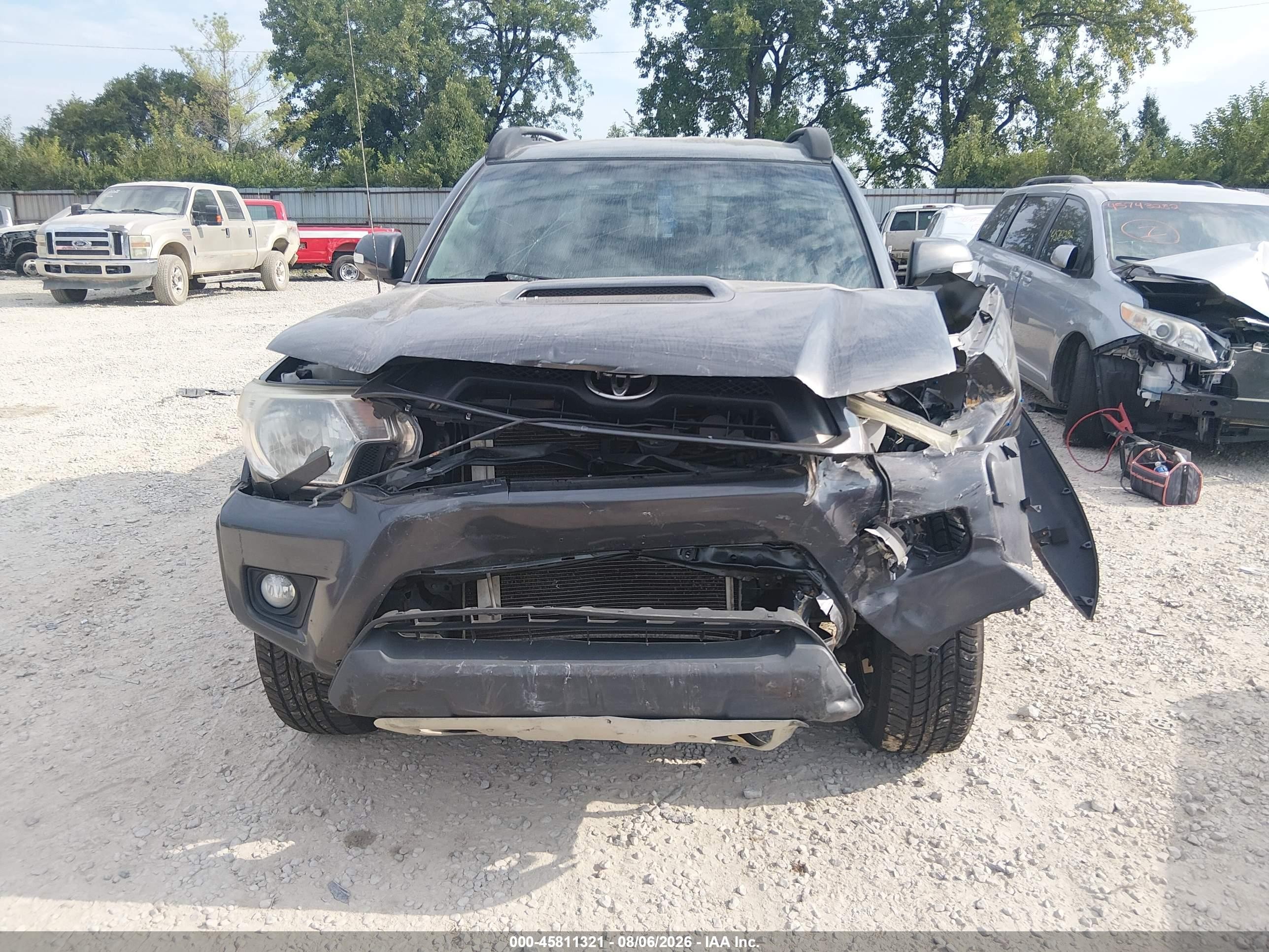 2014 Toyota Tacoma Base V6 Серый vin: 3TMMU4FN8EM066154