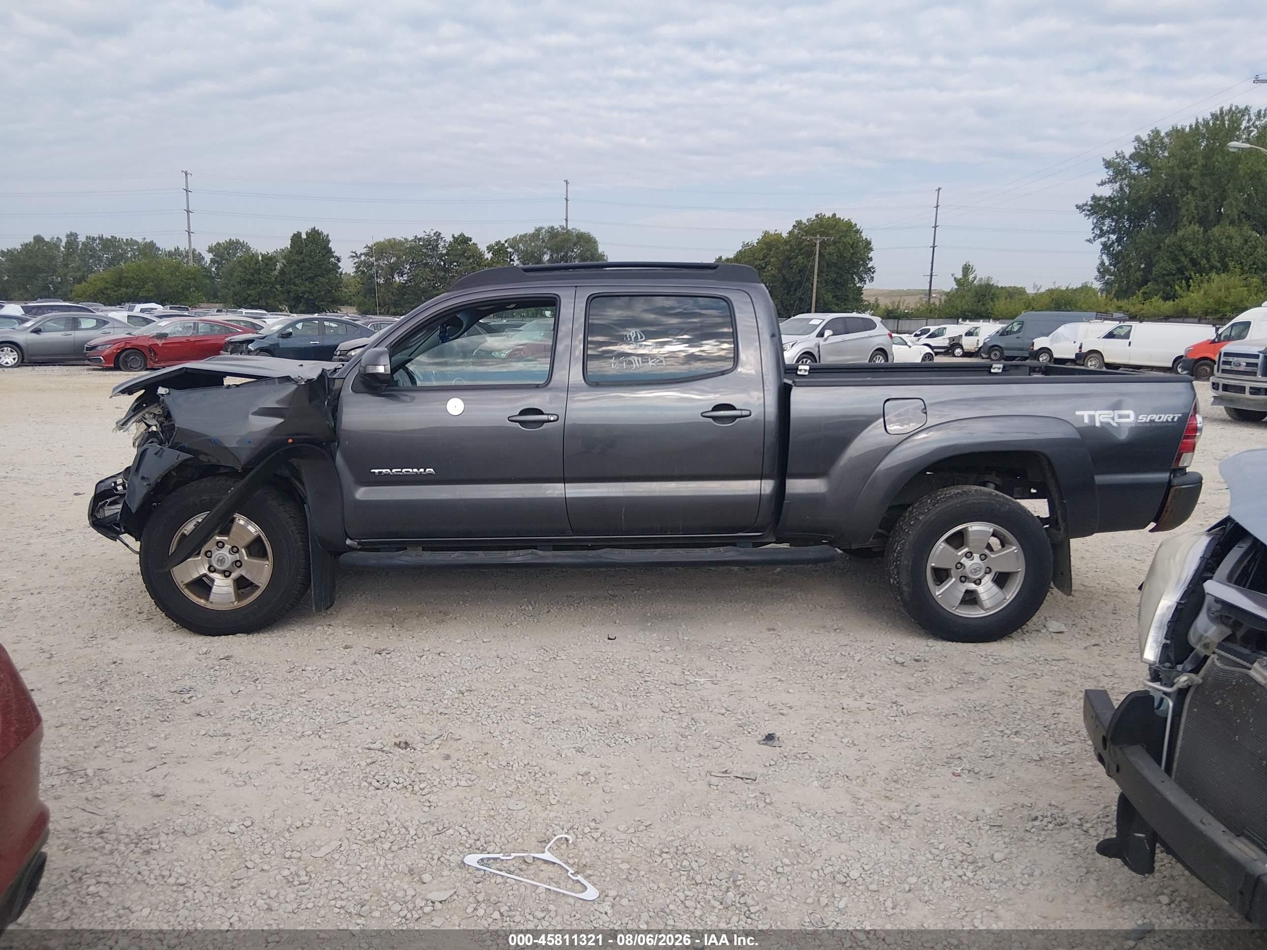 2014 Toyota Tacoma Base V6 Серый vin: 3TMMU4FN8EM066154