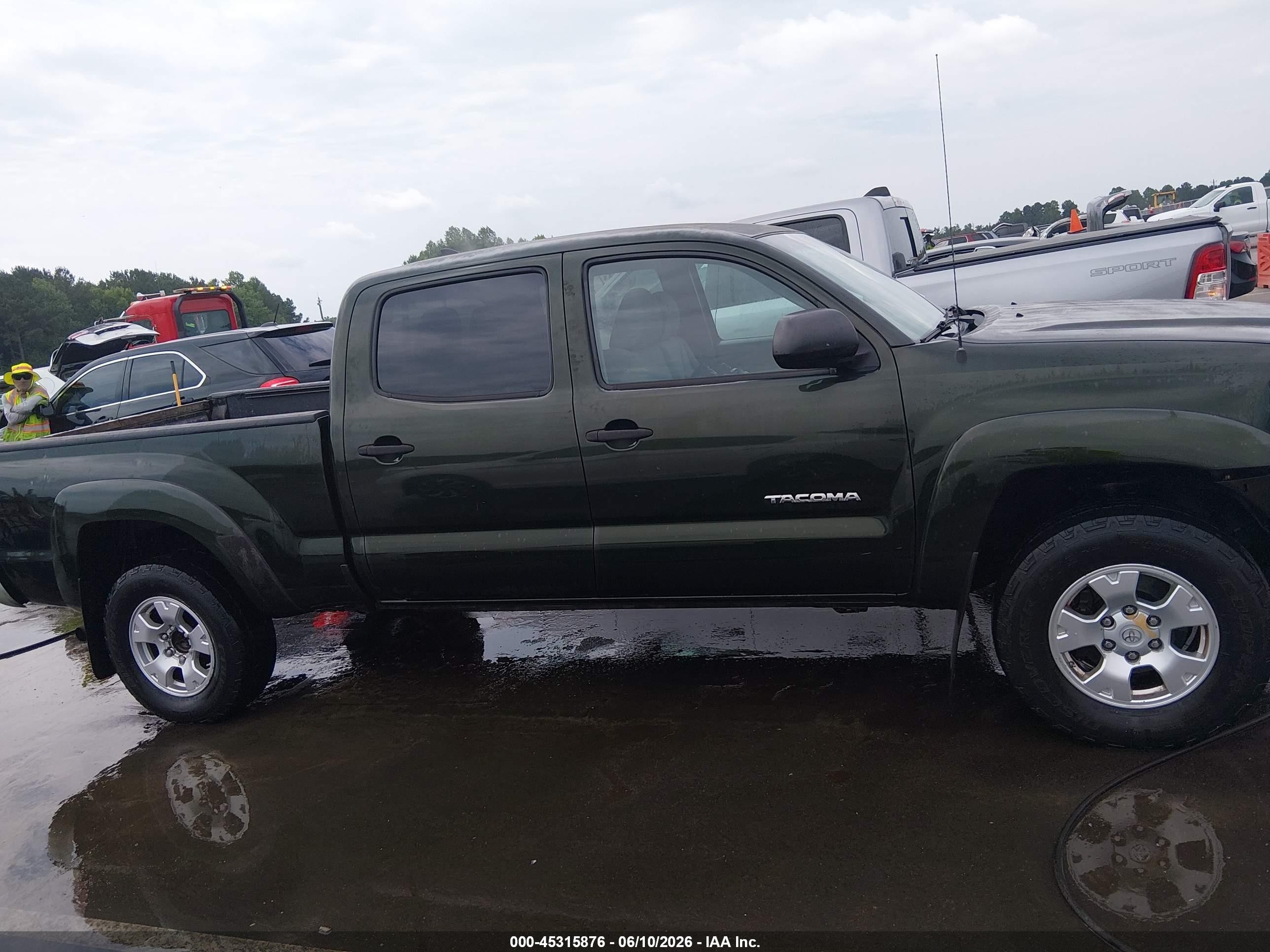 2014 Toyota Tacoma Base V6 Green vin: 3TMMU4FN8EM068924