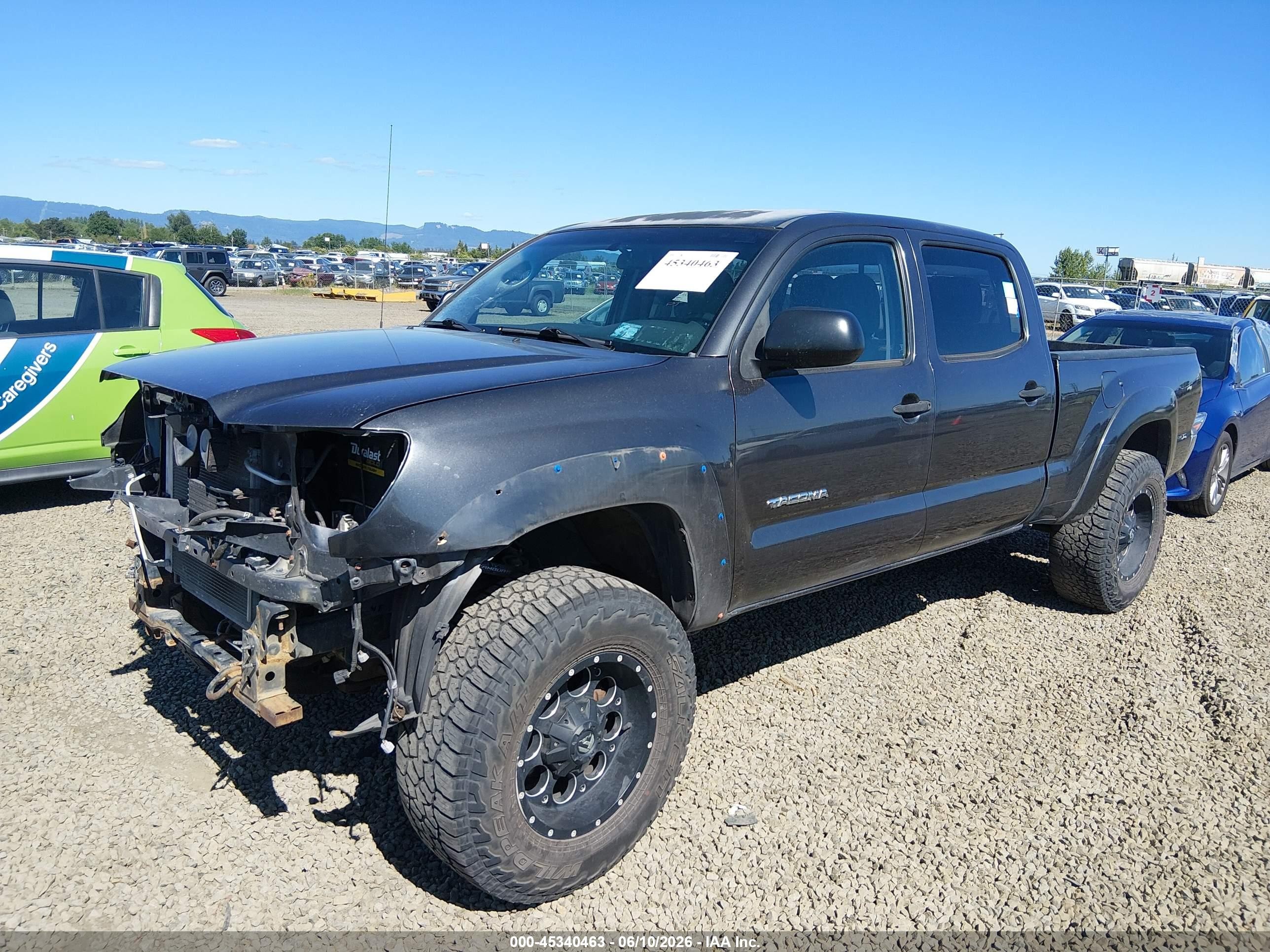 2015 Toyota Tacoma Base V6 Серый vin: 3TMMU4FN8FM080685