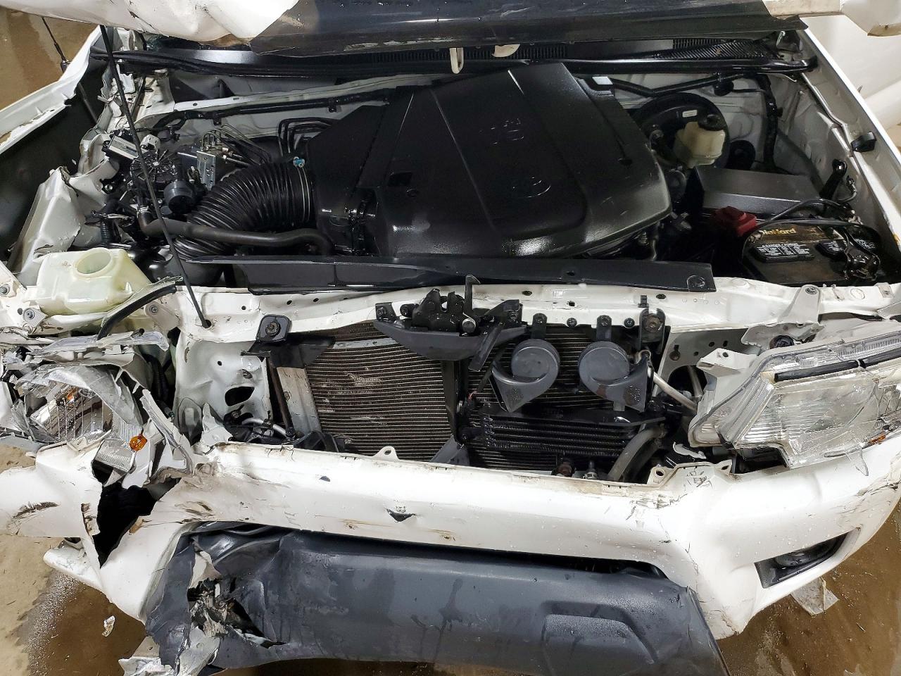 2015 Toyota Tacoma V6 White vin: 3TMMU4FN8FM080721