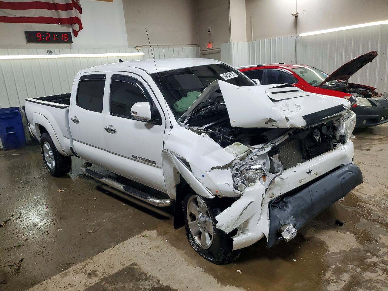 2015 Toyota Tacoma V6 White vin: 3TMMU4FN8FM080721
