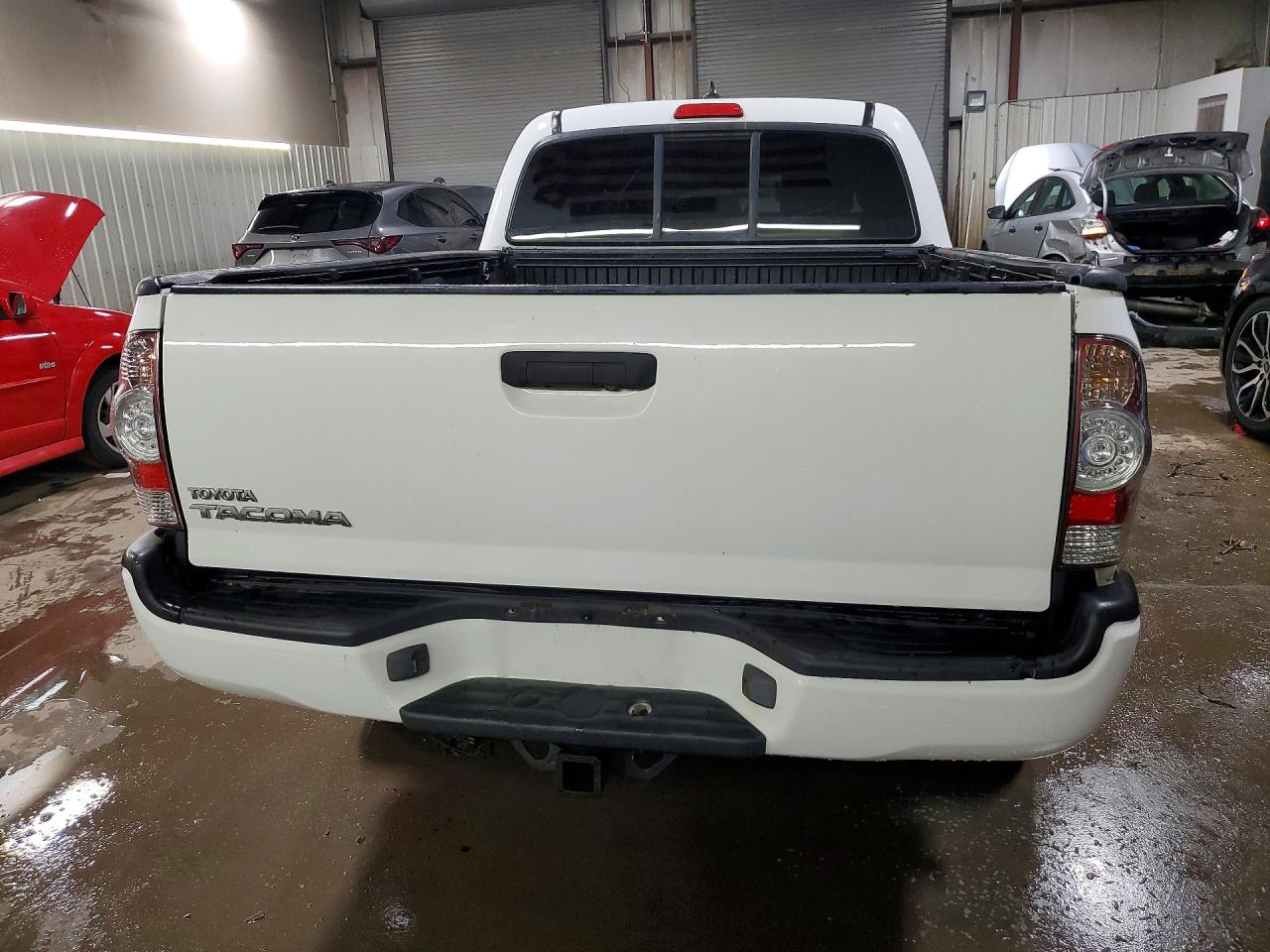 2015 Toyota Tacoma V6 White vin: 3TMMU4FN8FM080721