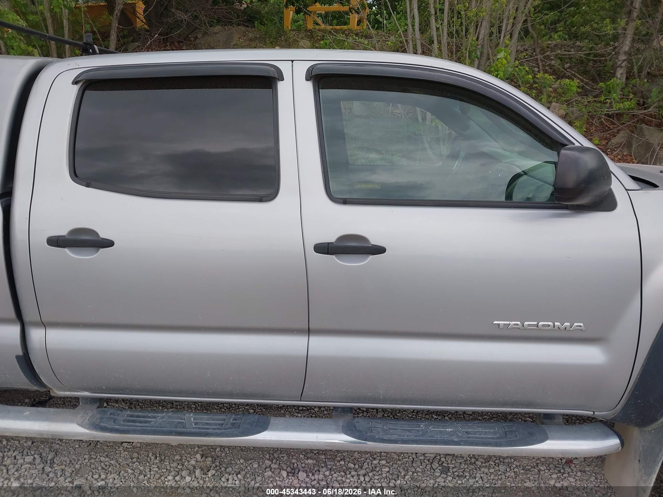 2014 Toyota Tacoma Base V6 Silver vin: 3TMMU4FN9EM063814