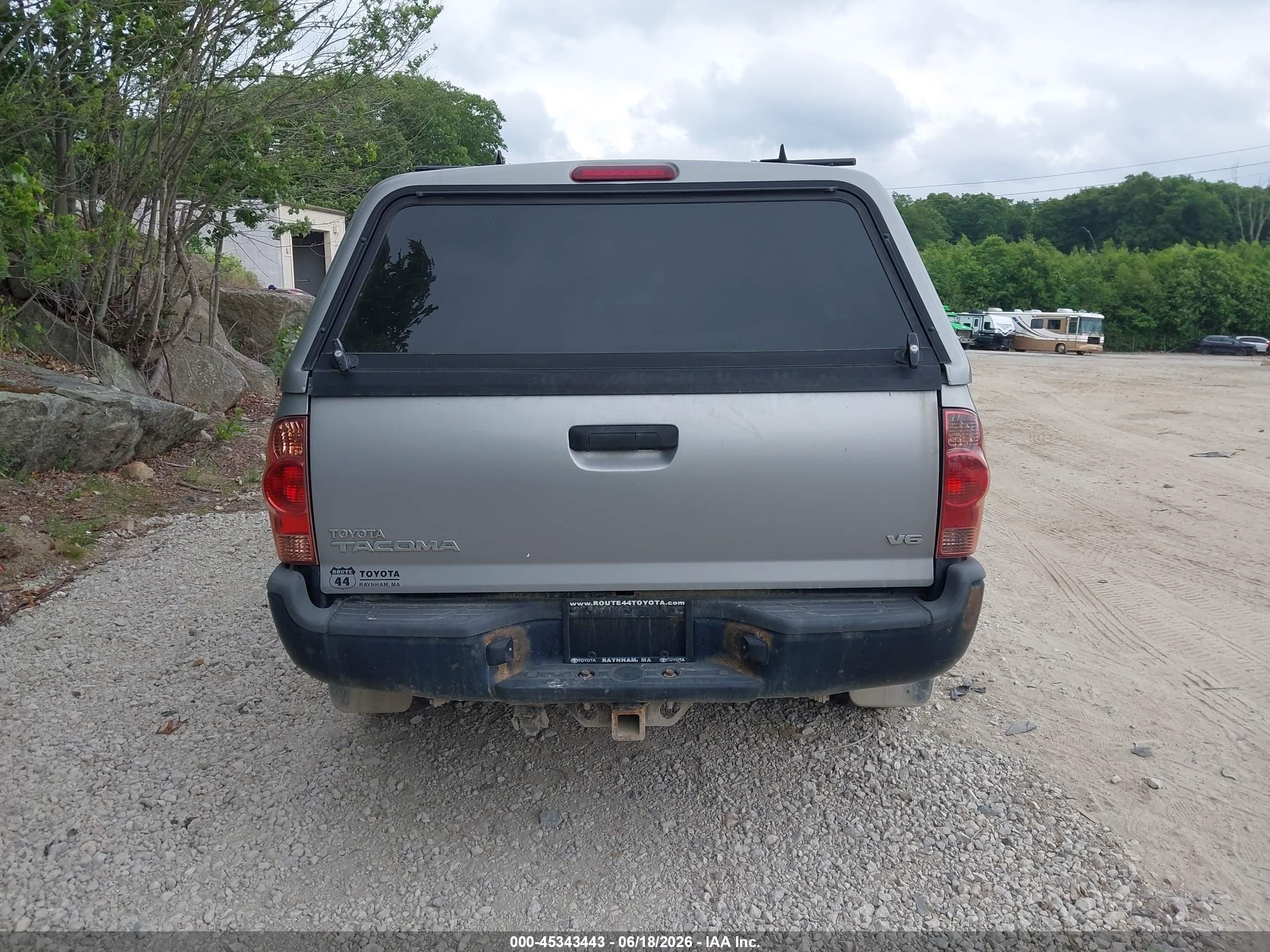 2014 Toyota Tacoma Base V6 Silver vin: 3TMMU4FN9EM063814