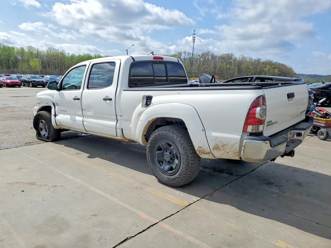 2014 Toyota Tacoma V6 White vin: 3TMMU4FN9EM070603