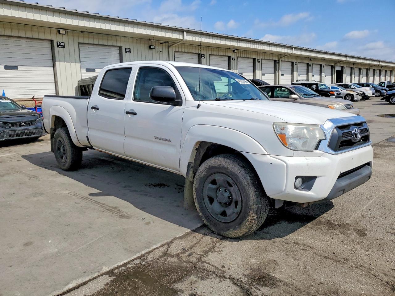 2014 Toyota Tacoma V6 White vin: 3TMMU4FN9EM070603