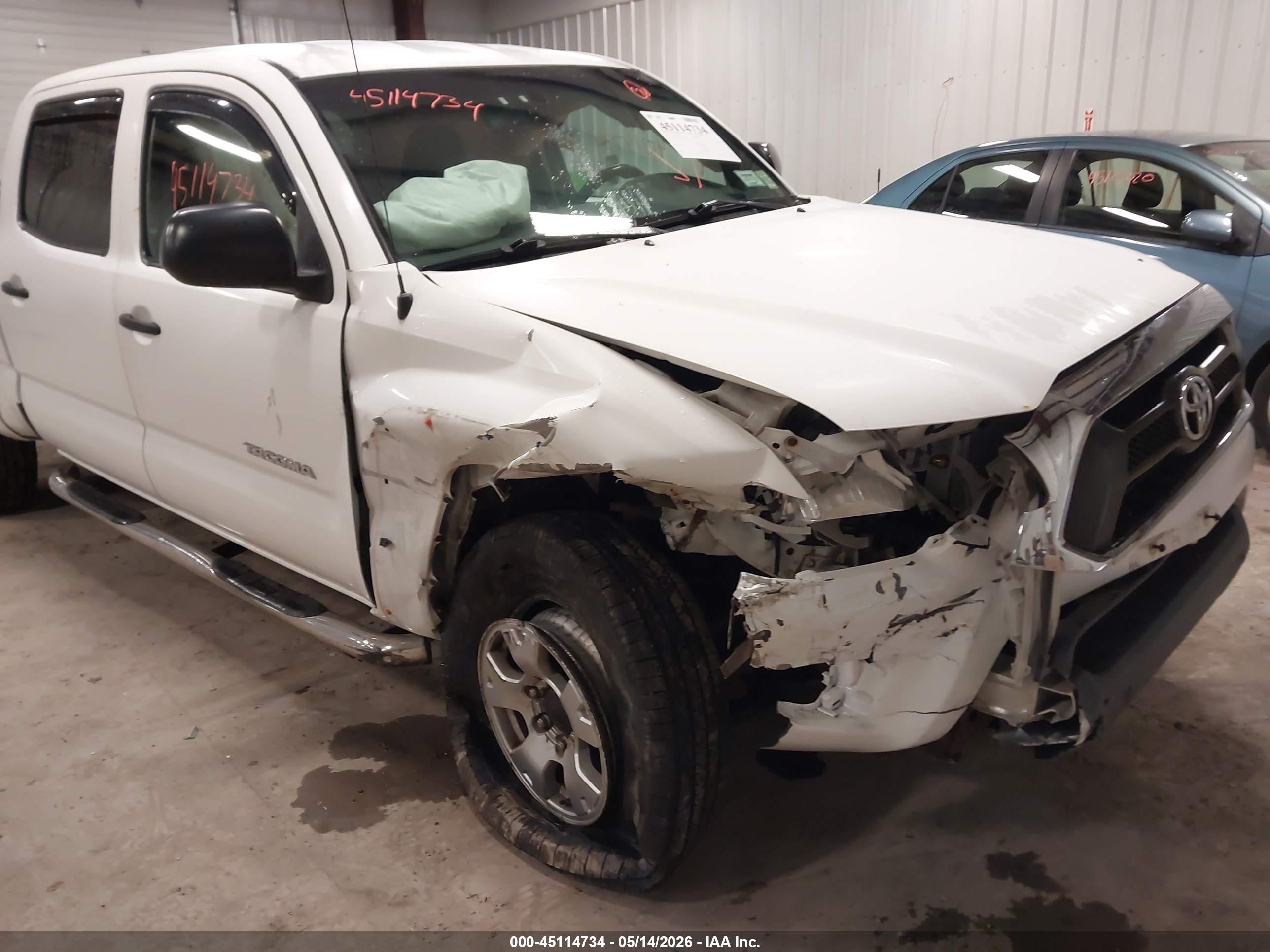 2015 Toyota Tacoma Base V6 White vin: 3TMMU4FN9FM074085