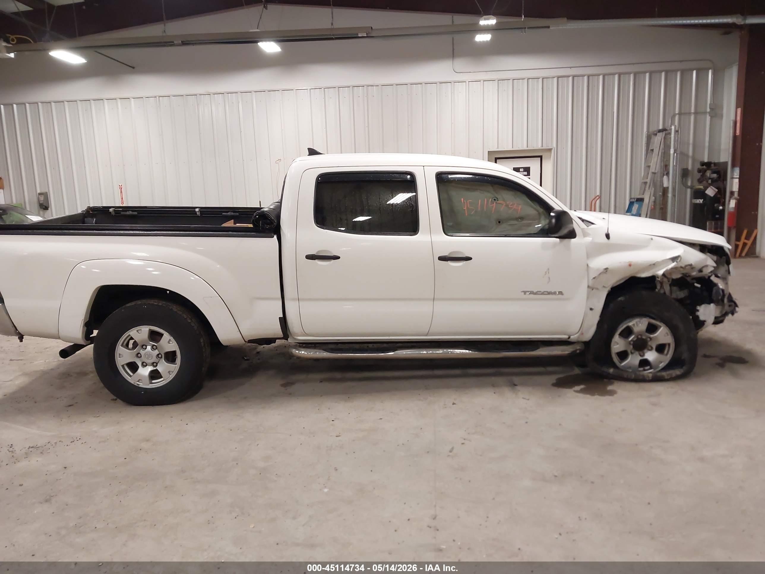 2015 Toyota Tacoma Base V6 White vin: 3TMMU4FN9FM074085