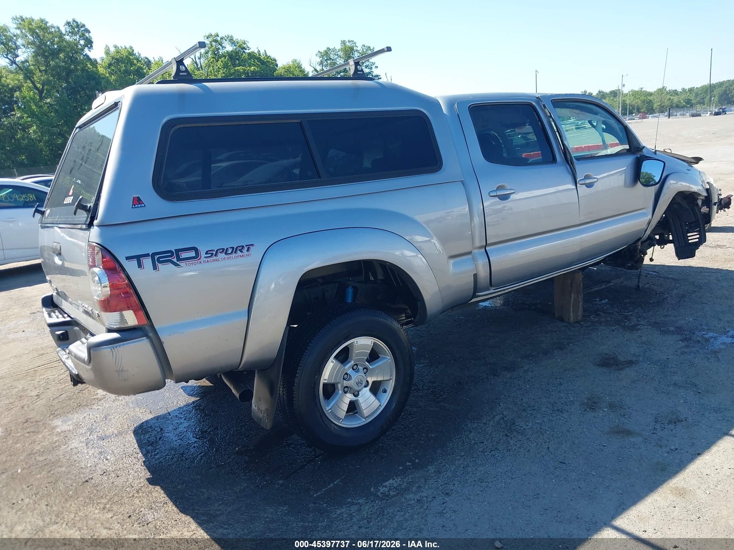 2015 Toyota Tacoma Base V6 Silver vin: 3TMMU4FN9FM075902