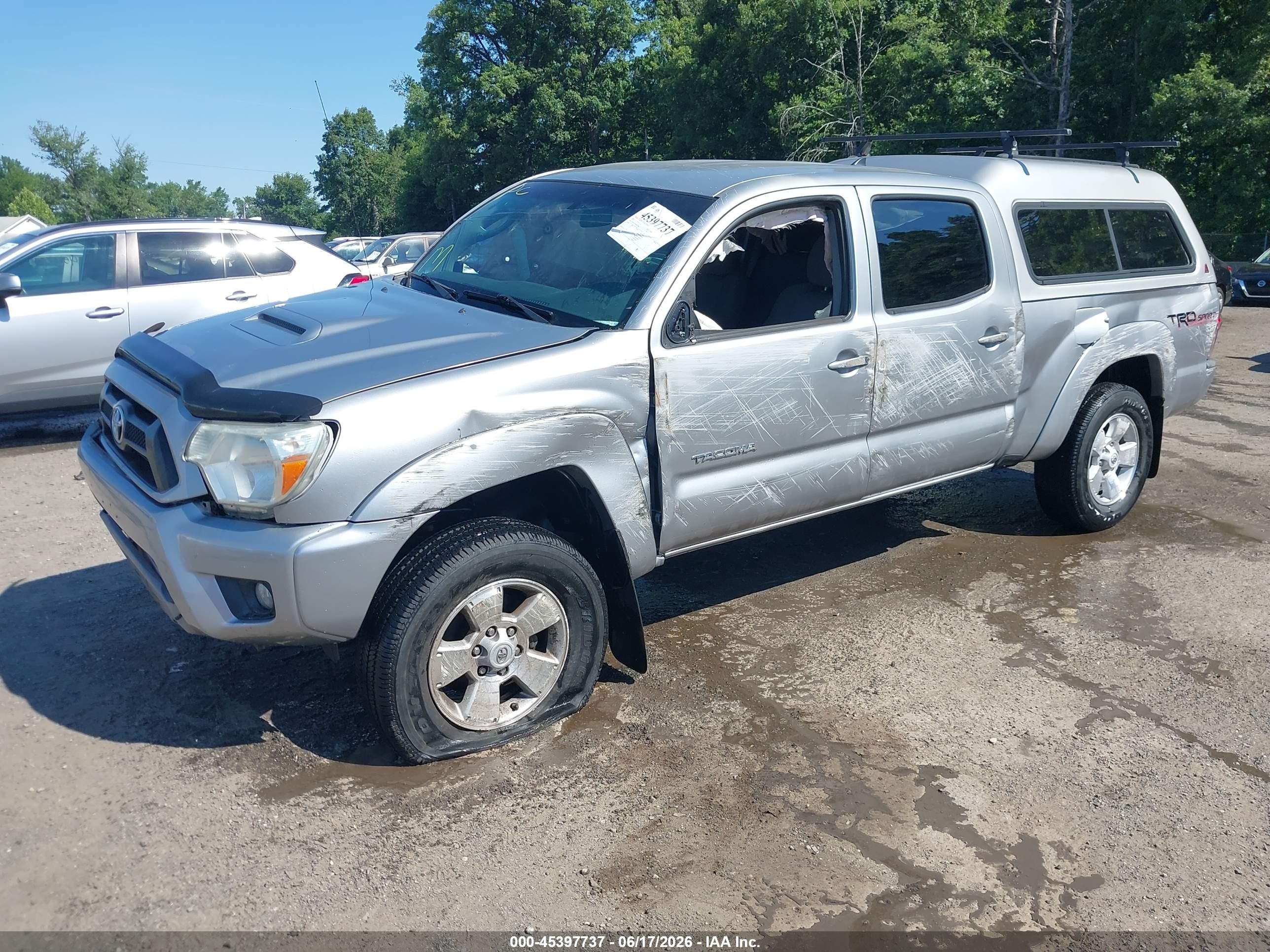 2015 Toyota Tacoma Base V6 Silver vin: 3TMMU4FN9FM075902