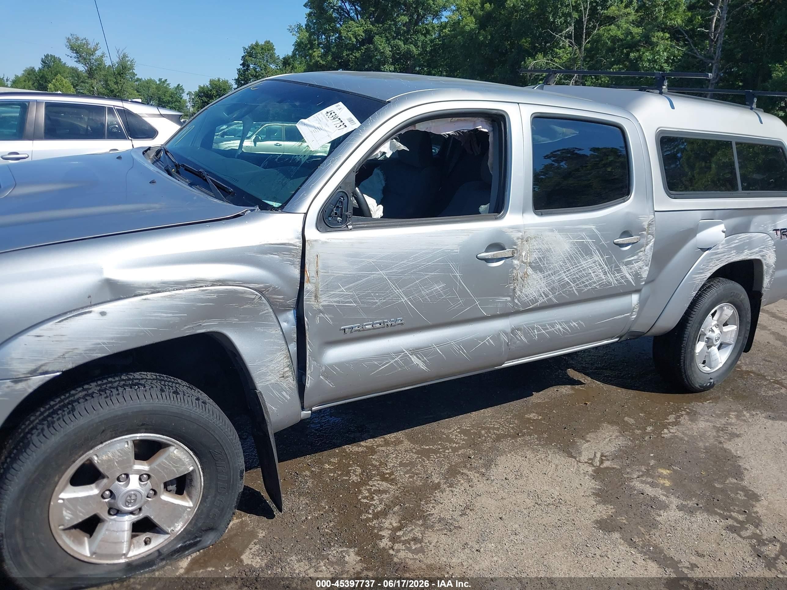 2015 Toyota Tacoma Base V6 Silver vin: 3TMMU4FN9FM075902