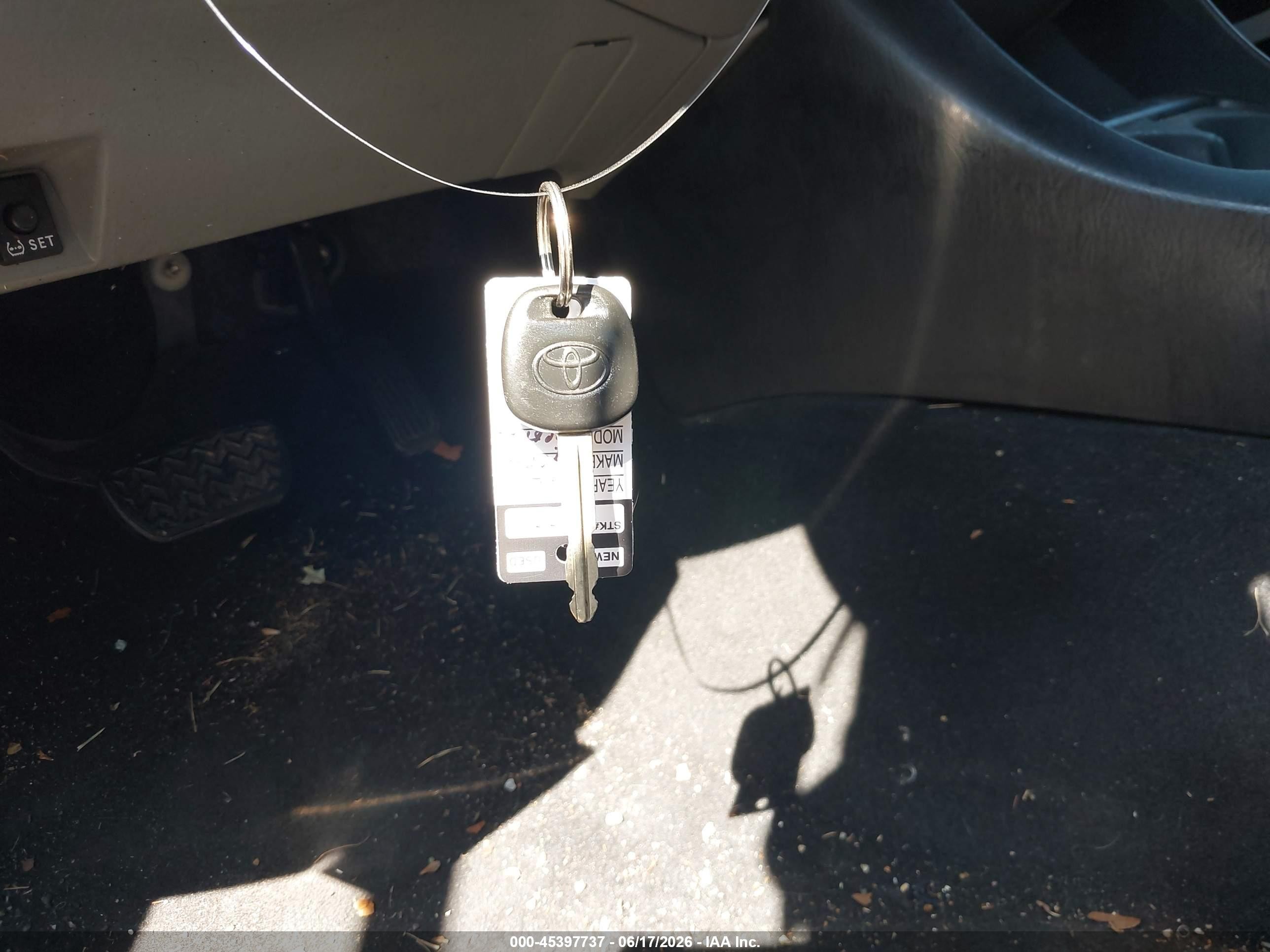 2015 Toyota Tacoma Base V6 Silver vin: 3TMMU4FN9FM075902