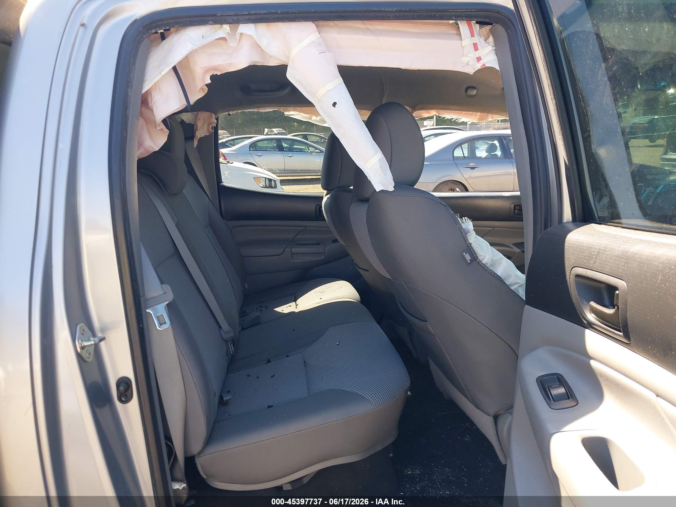 2015 Toyota Tacoma Base V6 Silver vin: 3TMMU4FN9FM075902
