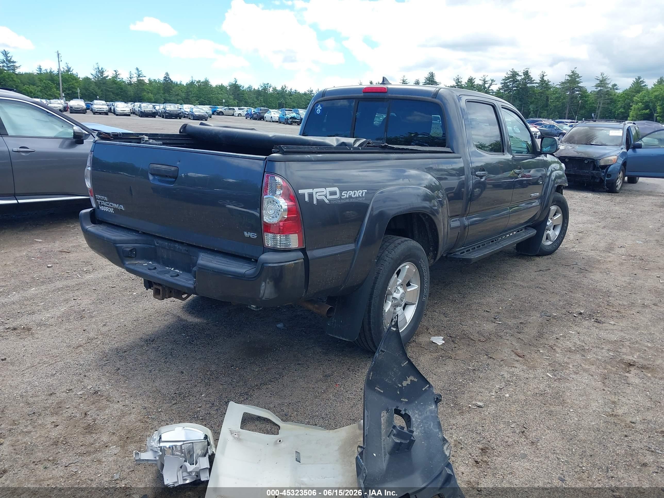 2015 Toyota Tacoma Base V6 Gray vin: 3TMMU4FN9FM079335