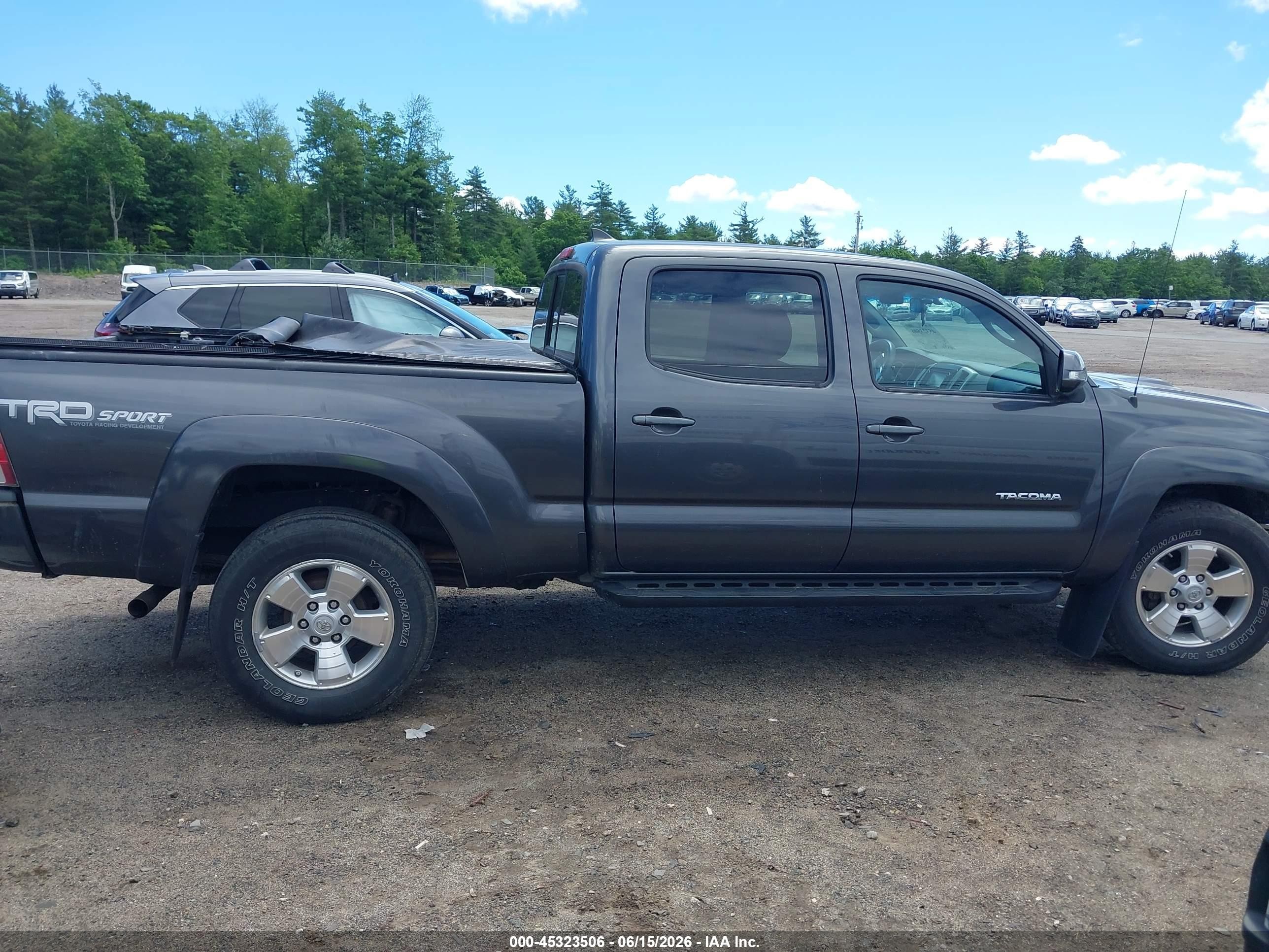 2015 Toyota Tacoma Base V6 Gray vin: 3TMMU4FN9FM079335