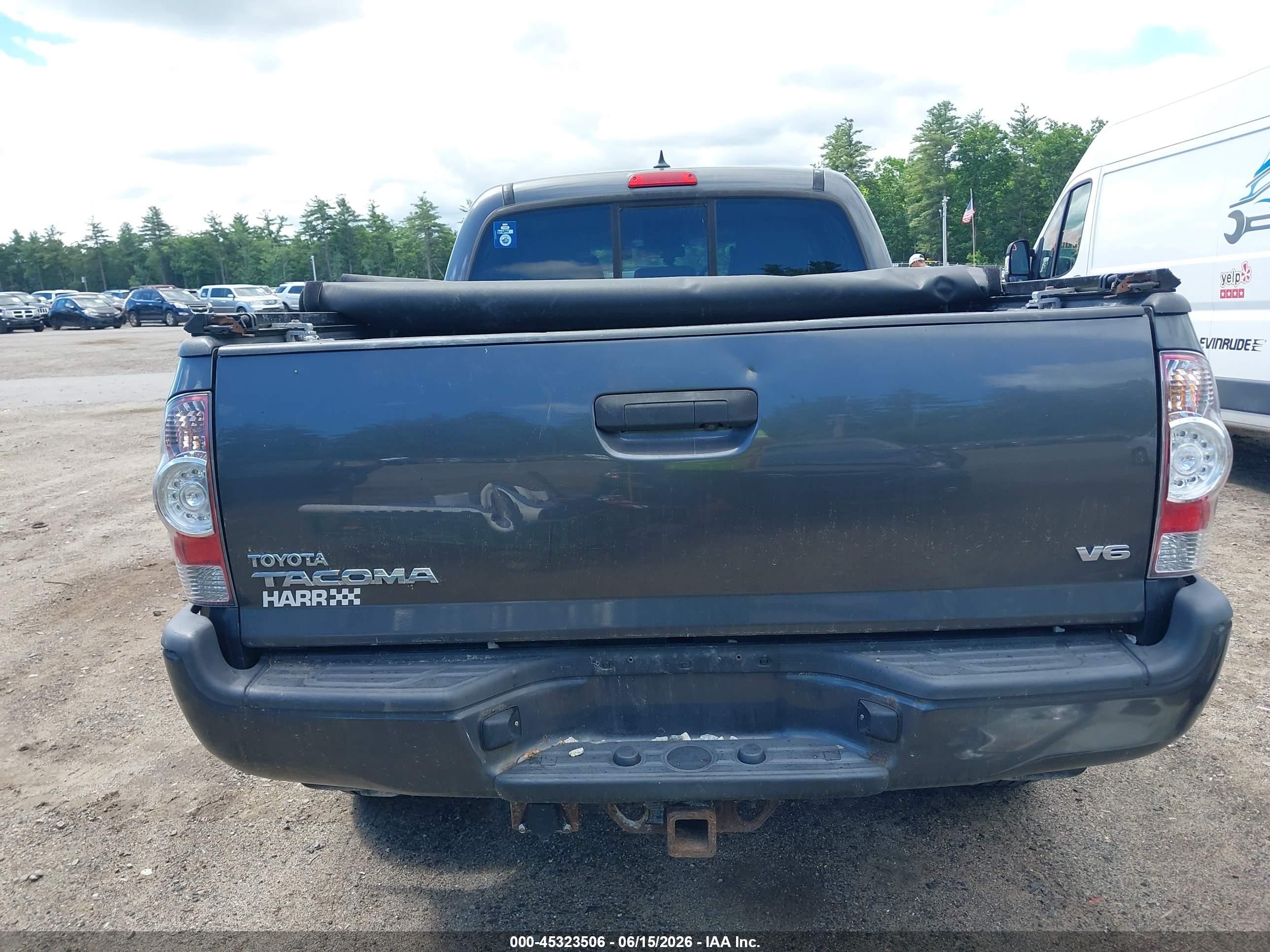 2015 Toyota Tacoma Base V6 Gray vin: 3TMMU4FN9FM079335