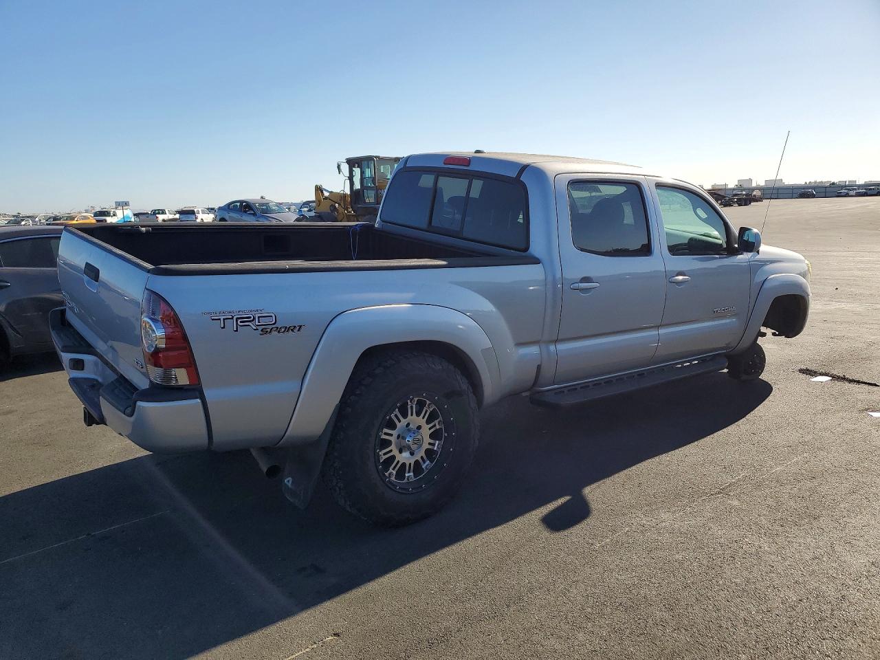 2011 Toyota Tacoma Double Cab Long Bed Серебряный vin: 3TMMU4FNXBM030218