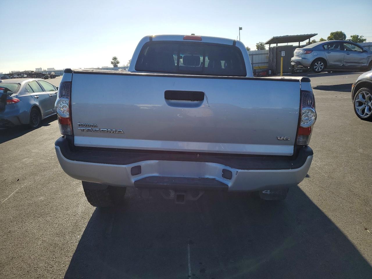 2011 Toyota Tacoma Double Cab Long Bed Серебряный vin: 3TMMU4FNXBM030218