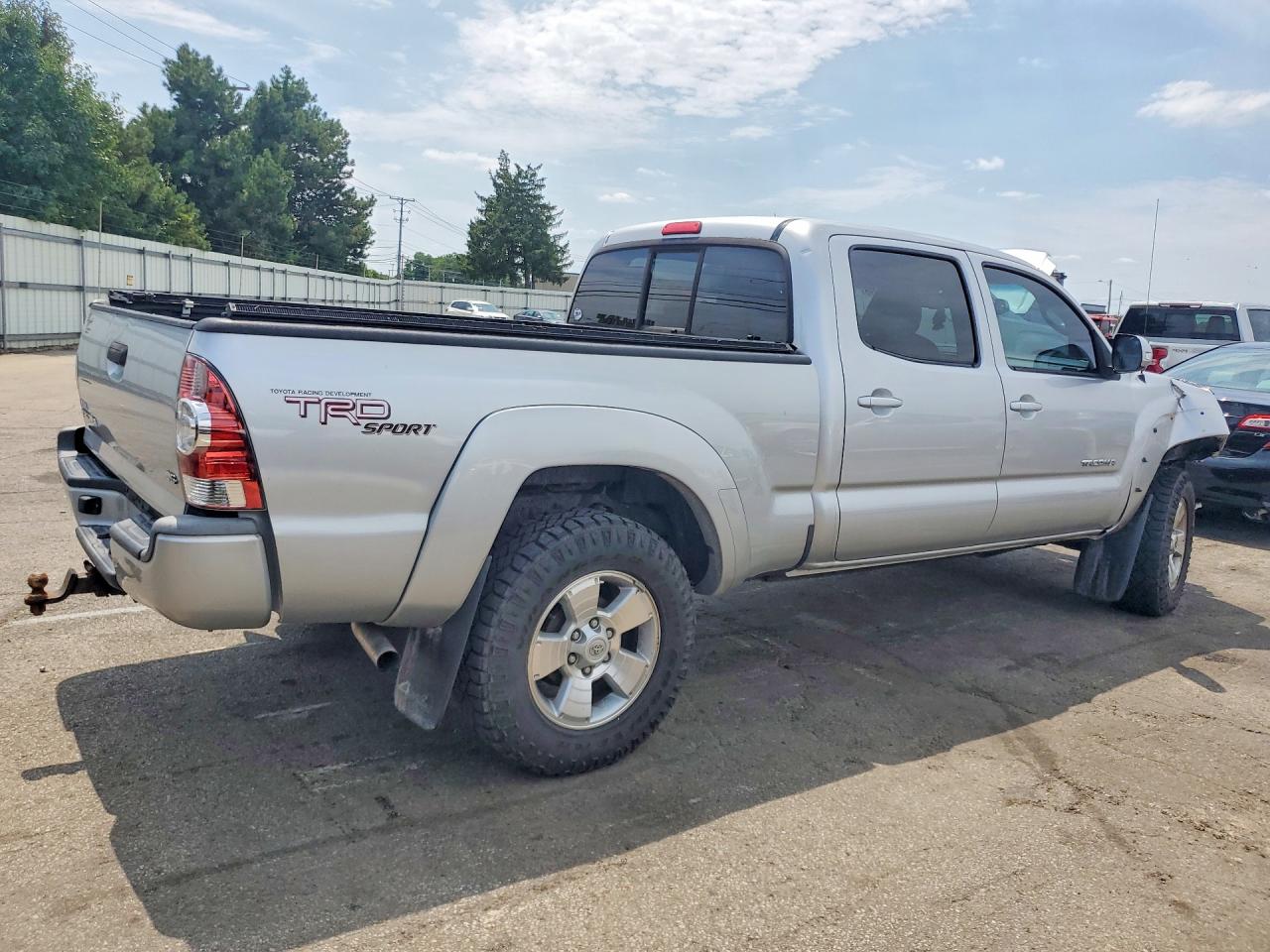 2013 Toyota Tacoma Double Cab Long Bed Silver vin: 3TMMU4FNXDM058507