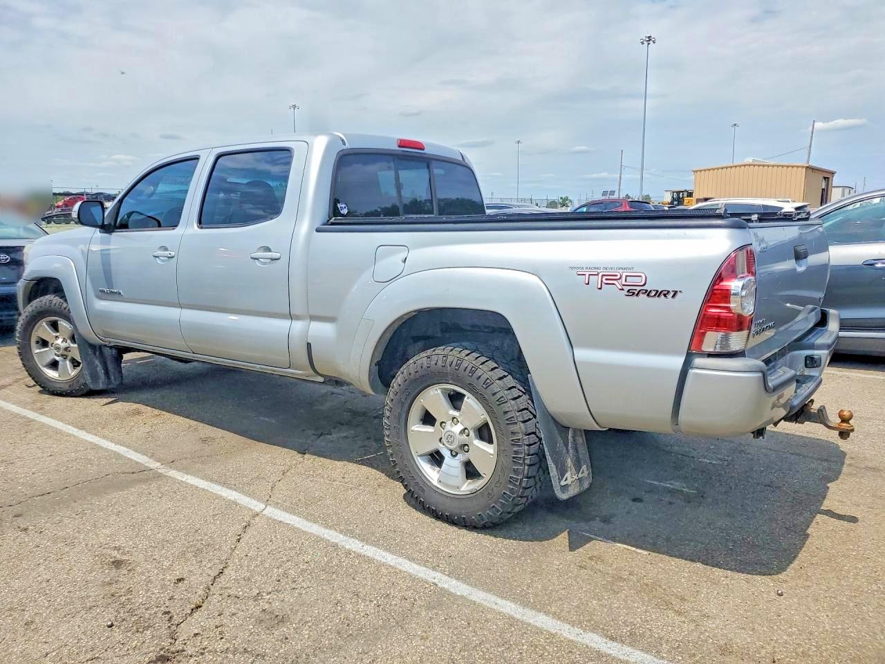 2013 Toyota Tacoma Double Cab Long Bed Silver vin: 3TMMU4FNXDM058507