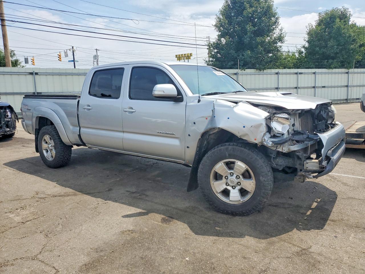 2013 Toyota Tacoma Double Cab Long Bed Silver vin: 3TMMU4FNXDM058507