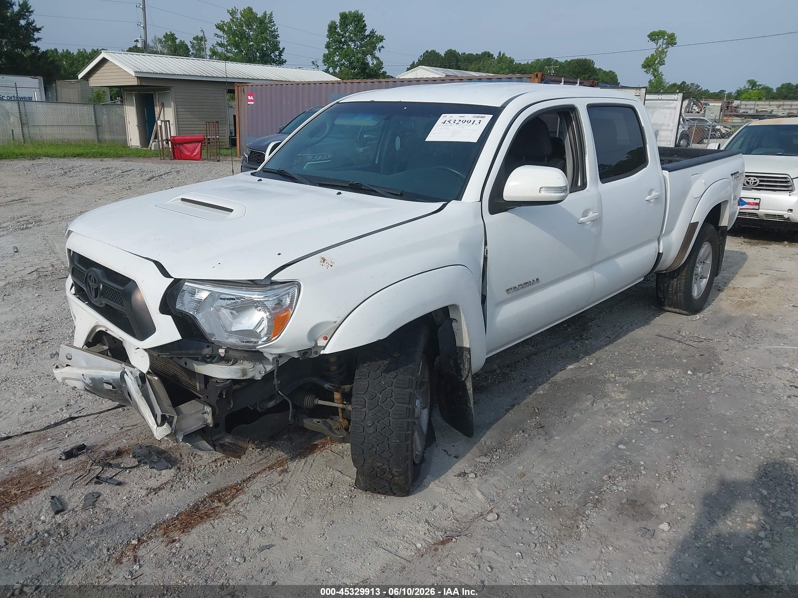 2014 Toyota Tacoma Base V6 White vin: 3TMMU4FNXEM070139