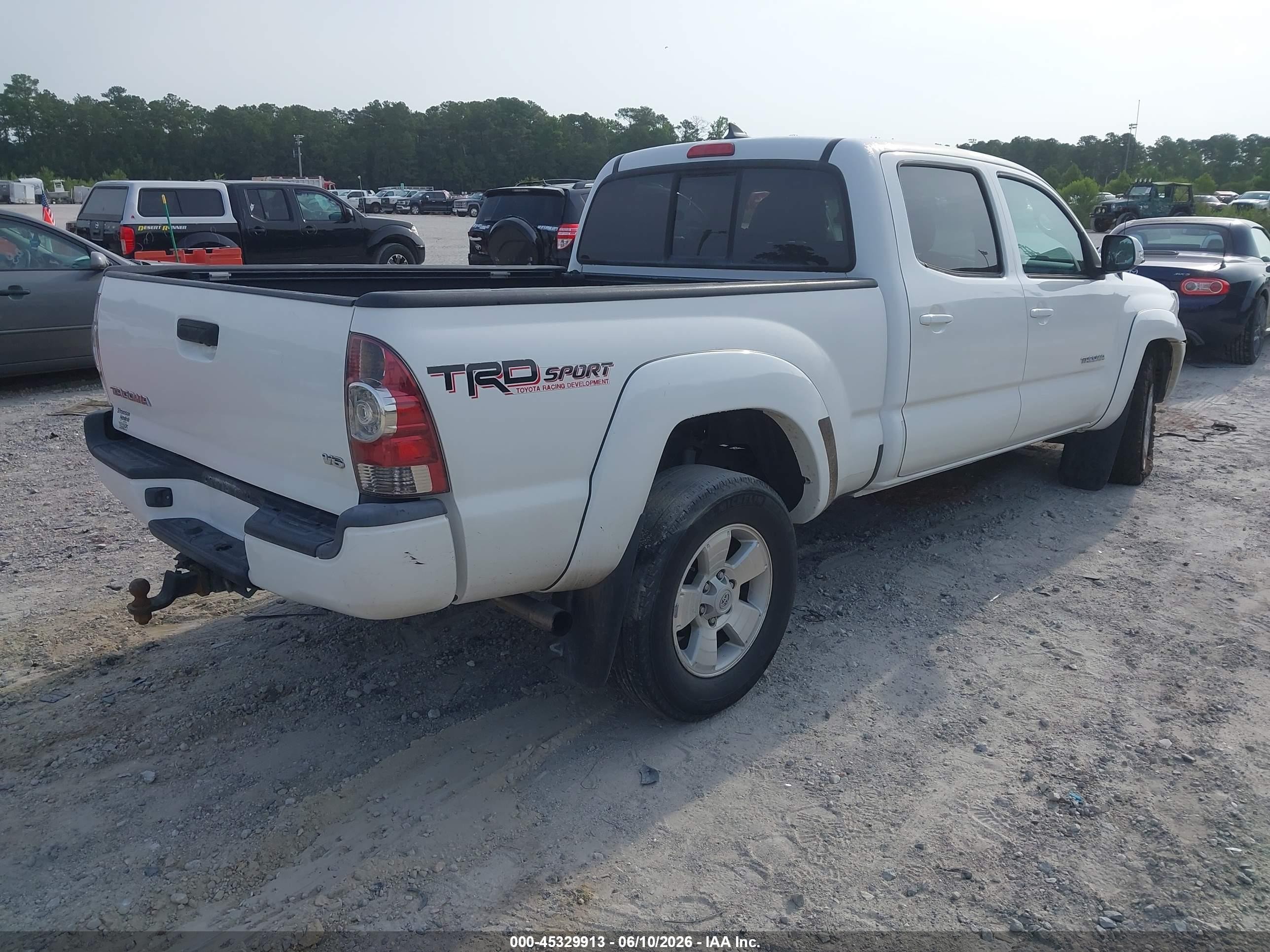 2014 Toyota Tacoma Base V6 White vin: 3TMMU4FNXEM070139
