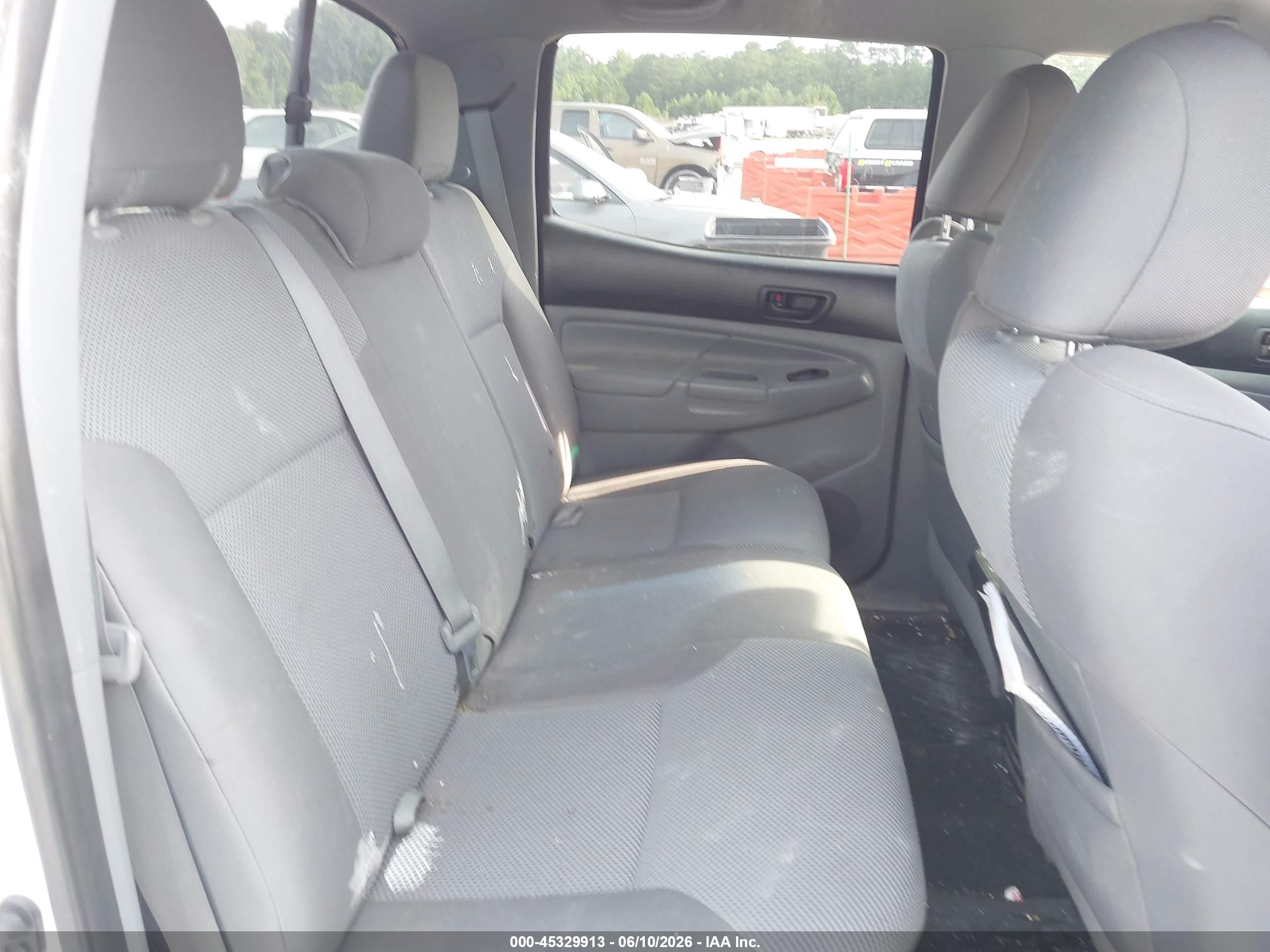 2014 Toyota Tacoma Base V6 White vin: 3TMMU4FNXEM070139