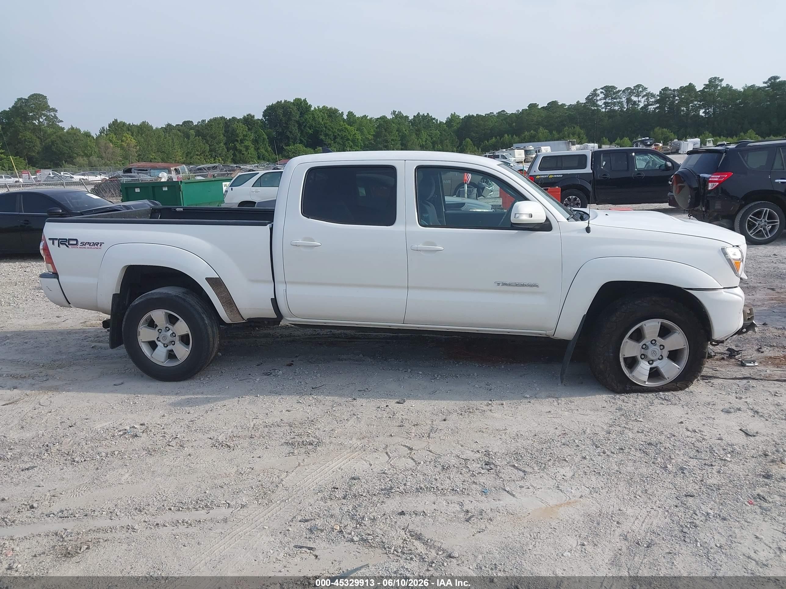 2014 Toyota Tacoma Base V6 White vin: 3TMMU4FNXEM070139