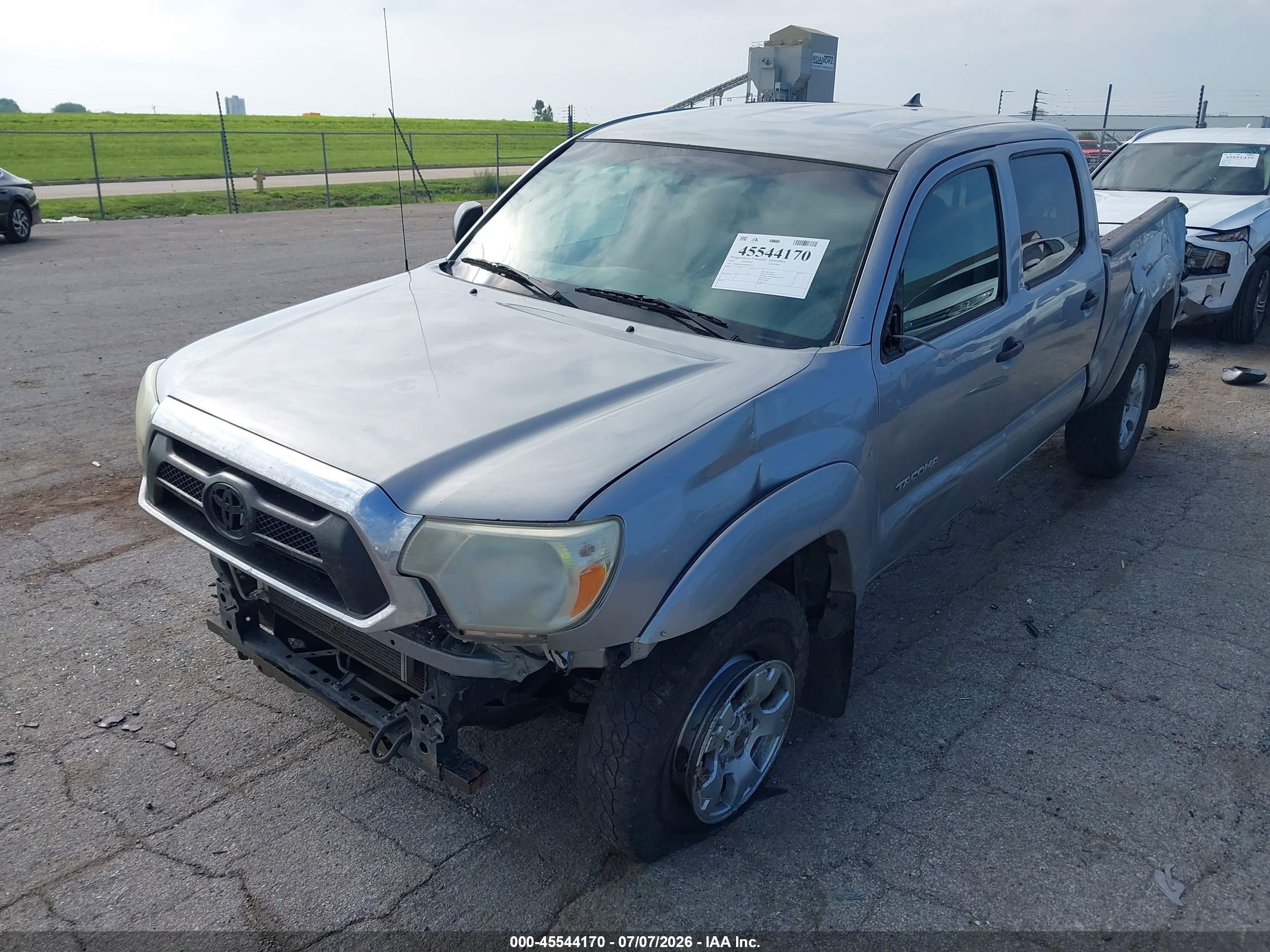 2015 Toyota Tacoma Base V6 Silver vin: 3TMMU4FNXFM078162