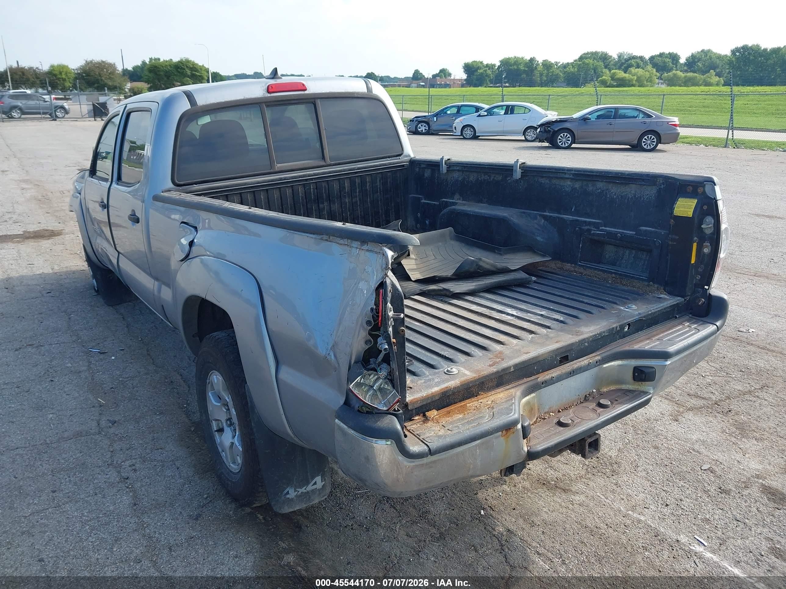 2015 Toyota Tacoma Base V6 Silver vin: 3TMMU4FNXFM078162