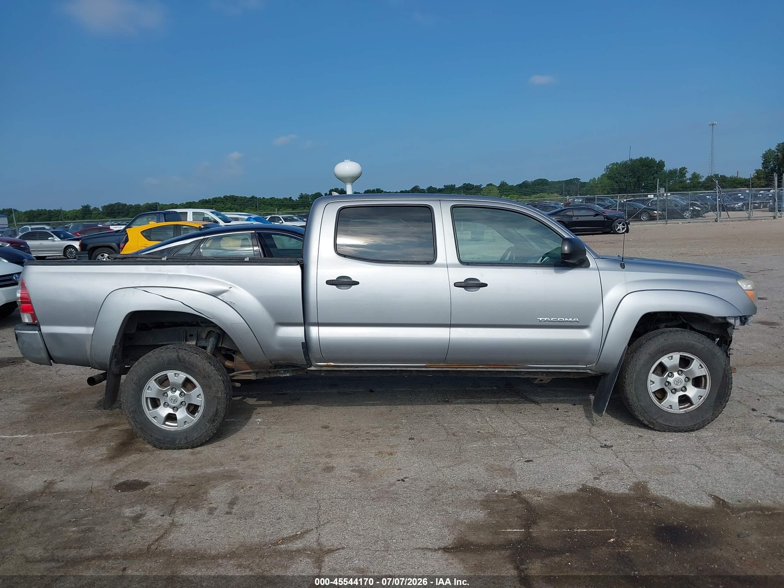 2015 Toyota Tacoma Base V6 Silver vin: 3TMMU4FNXFM078162