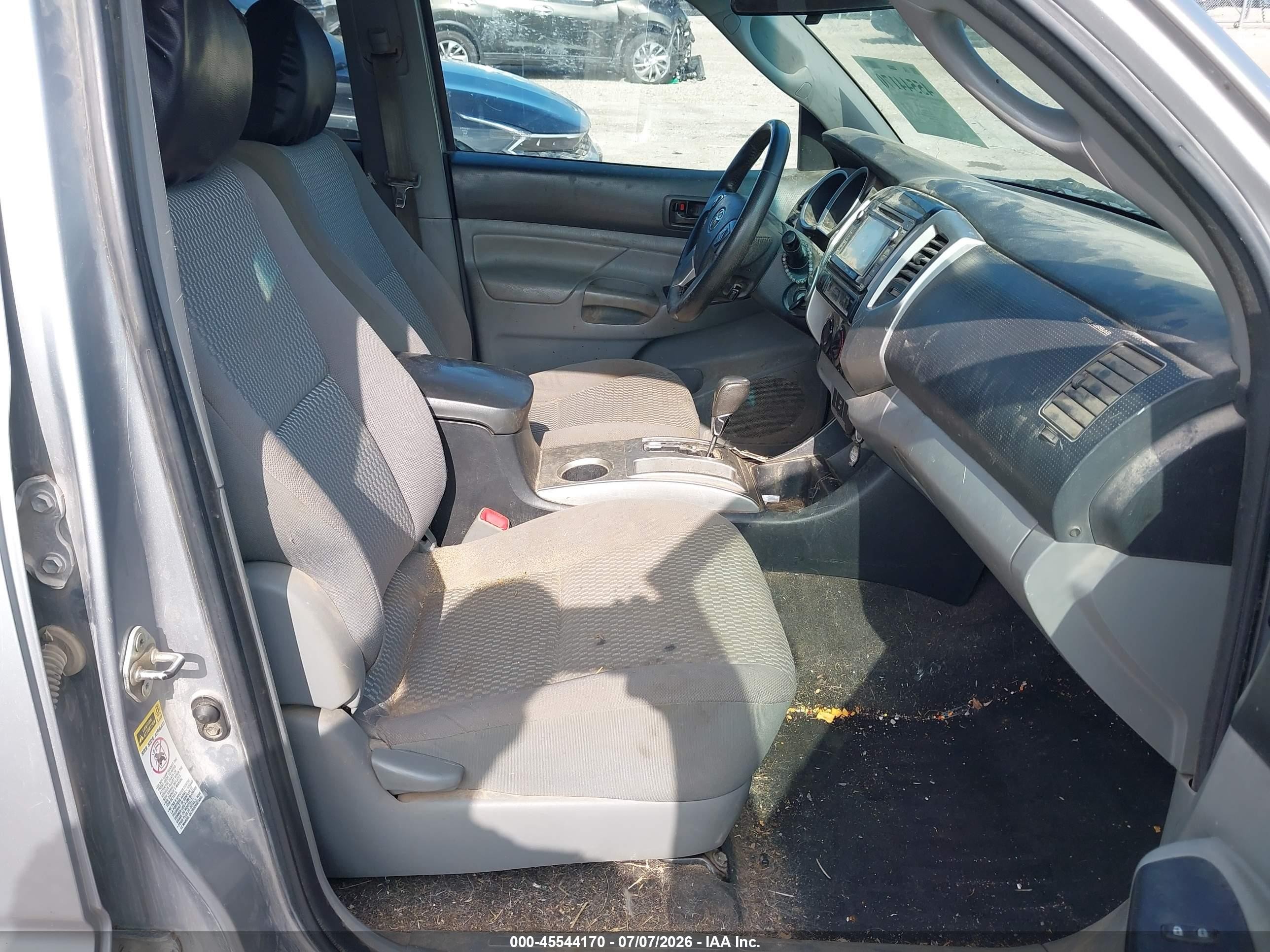 2015 Toyota Tacoma Base V6 Silver vin: 3TMMU4FNXFM078162