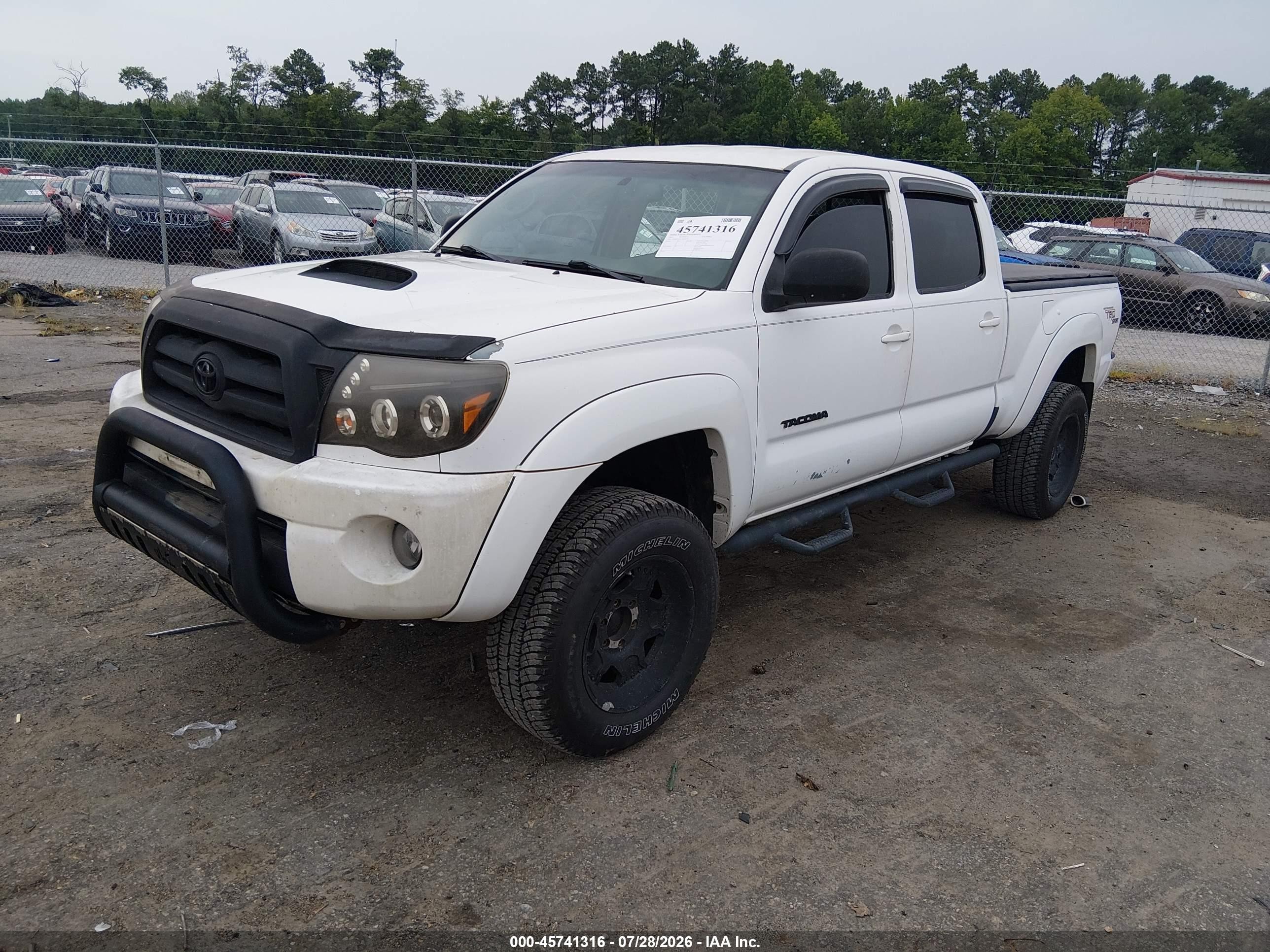 2007 Toyota Tacoma Base V6 White vin: 3TMMU52N17M004335