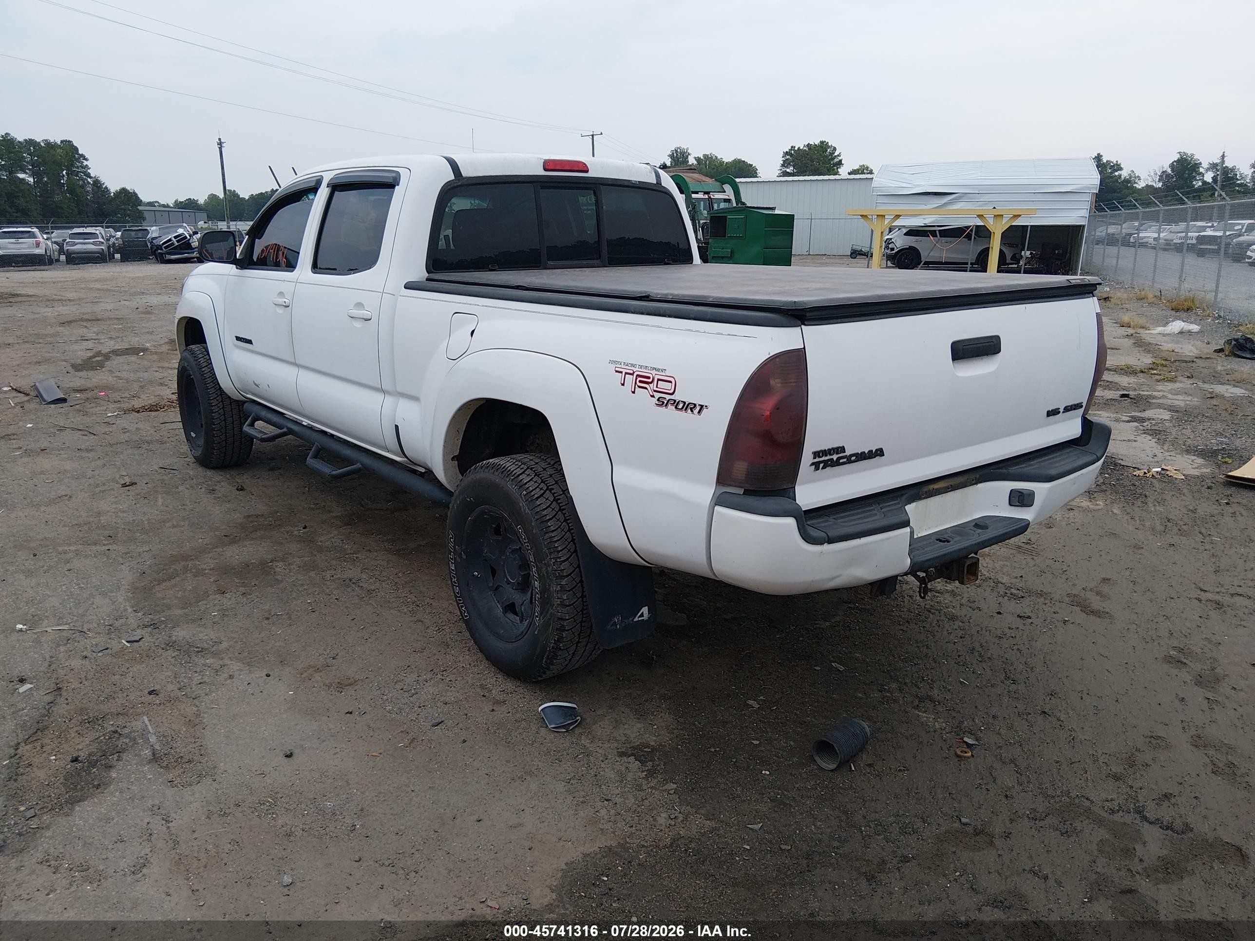 2007 Toyota Tacoma Base V6 White vin: 3TMMU52N17M004335