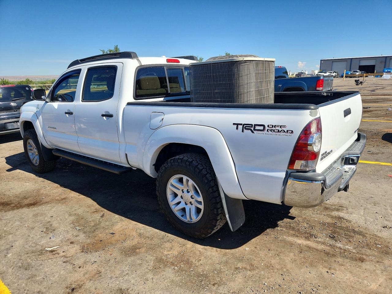 2009 Toyota Tacoma Double Cab Long Bed White vin: 3TMMU52N19M015046