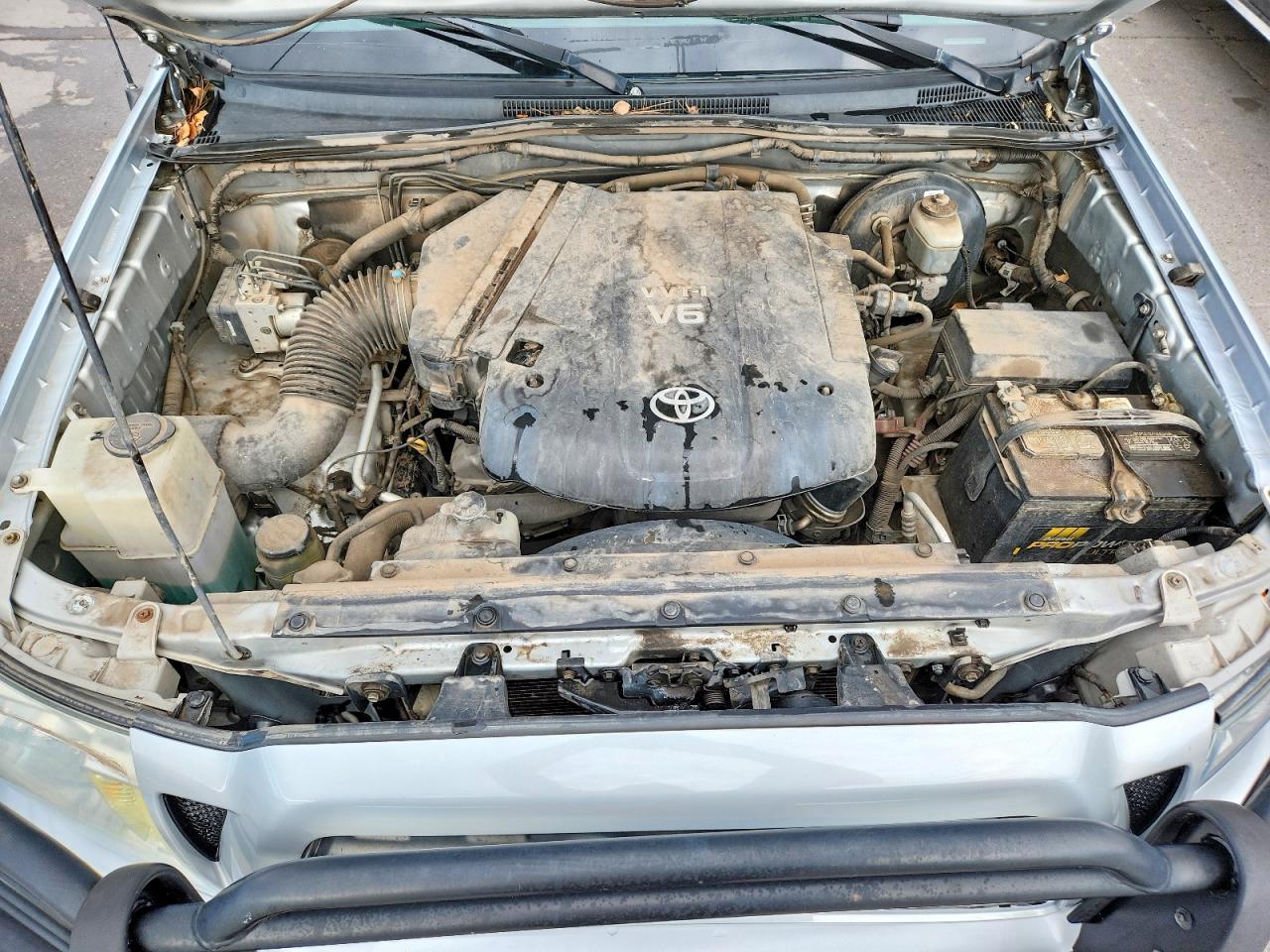 2008 Toyota Tacoma V6 Silver vin: 3TMMU52N48M005674
