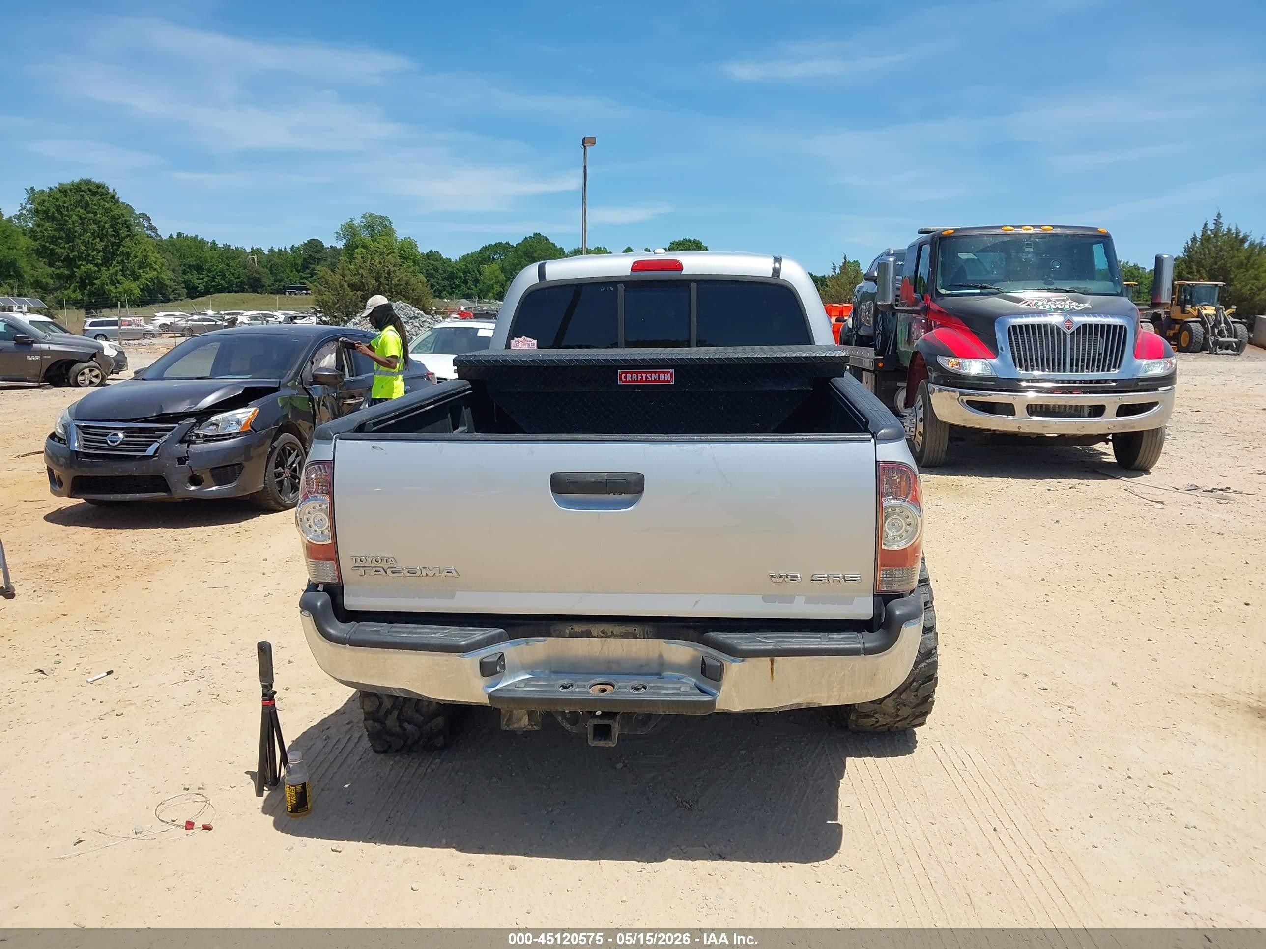 2009 Toyota Tacoma Base V6 Silver vin: 3TMMU52N59M011405