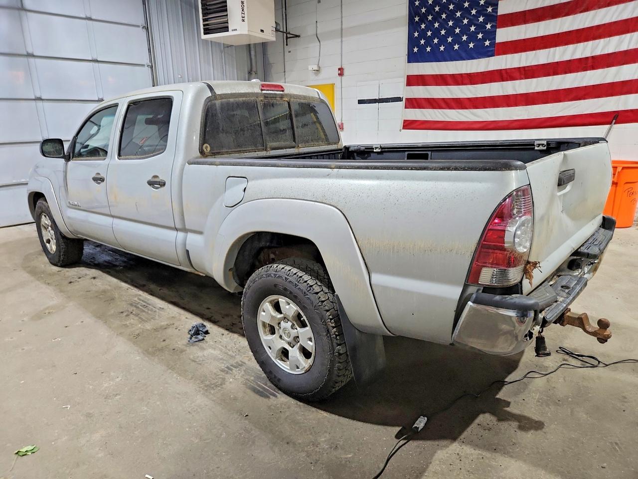 2009 Toyota Tacoma Double Cab Long Bed Silver vin: 3TMMU52N79M015293