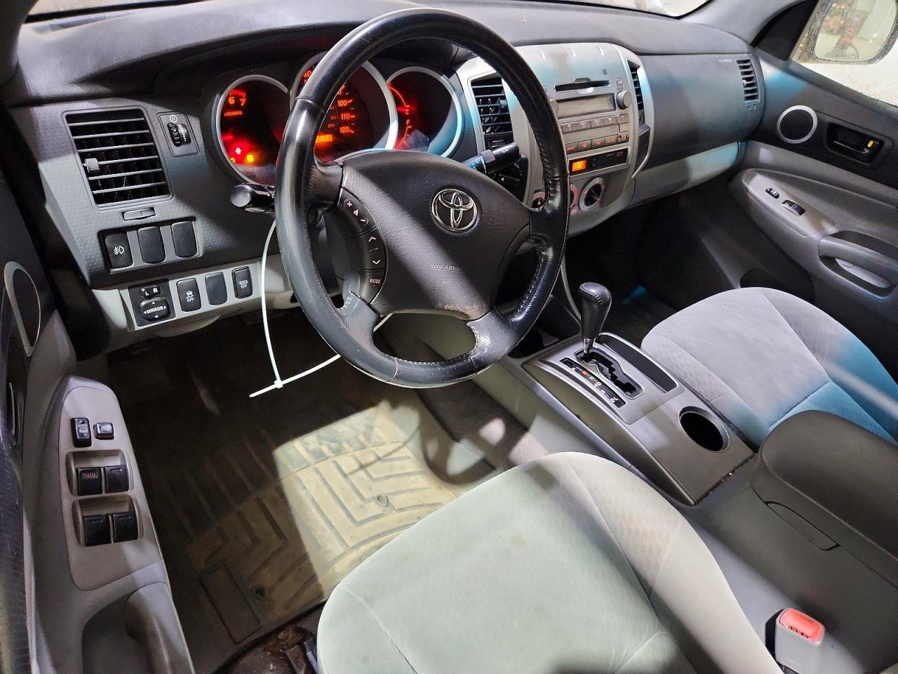 2009 Toyota Tacoma Double Cab Long Bed Silver vin: 3TMMU52N79M015293