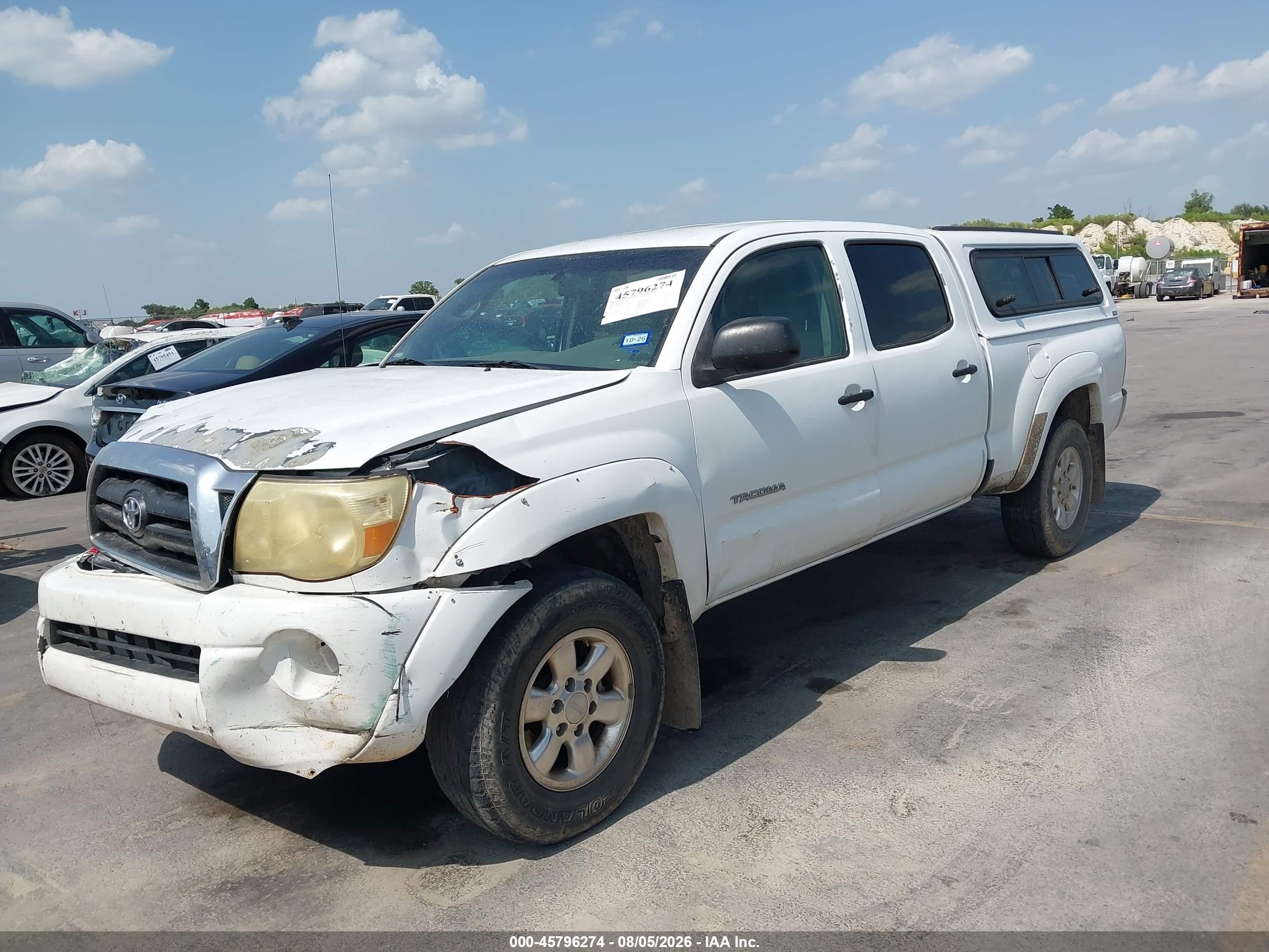 2008 Toyota Tacoma Base V6 White vin: 3TMMU52N98M006903