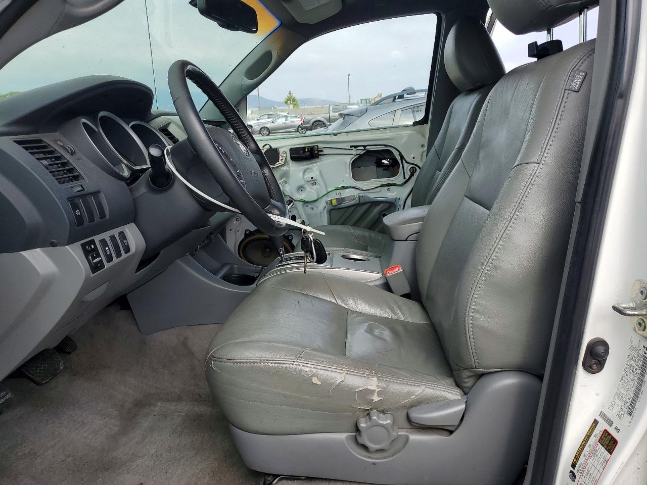 2009 Toyota Tacoma Double Cab Long Bed White vin: 3TMMU52NX9M014770