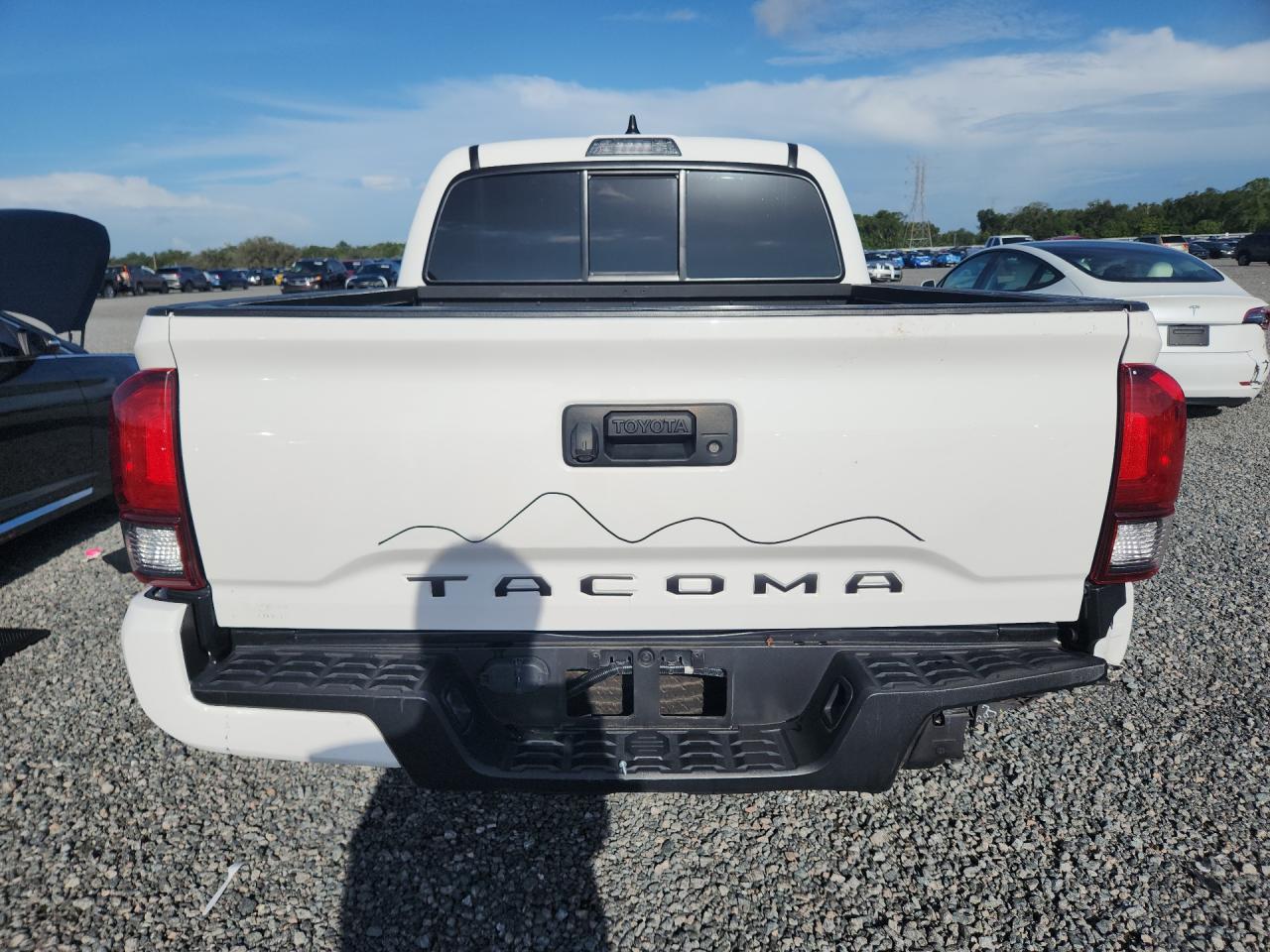 2022 Toyota Tacoma Sr White vin: 3TYAX5GN1NT067052