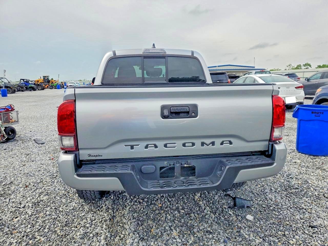 2023 Toyota Tacoma Sr Silver vin: 3TYAX5GN3PT083224