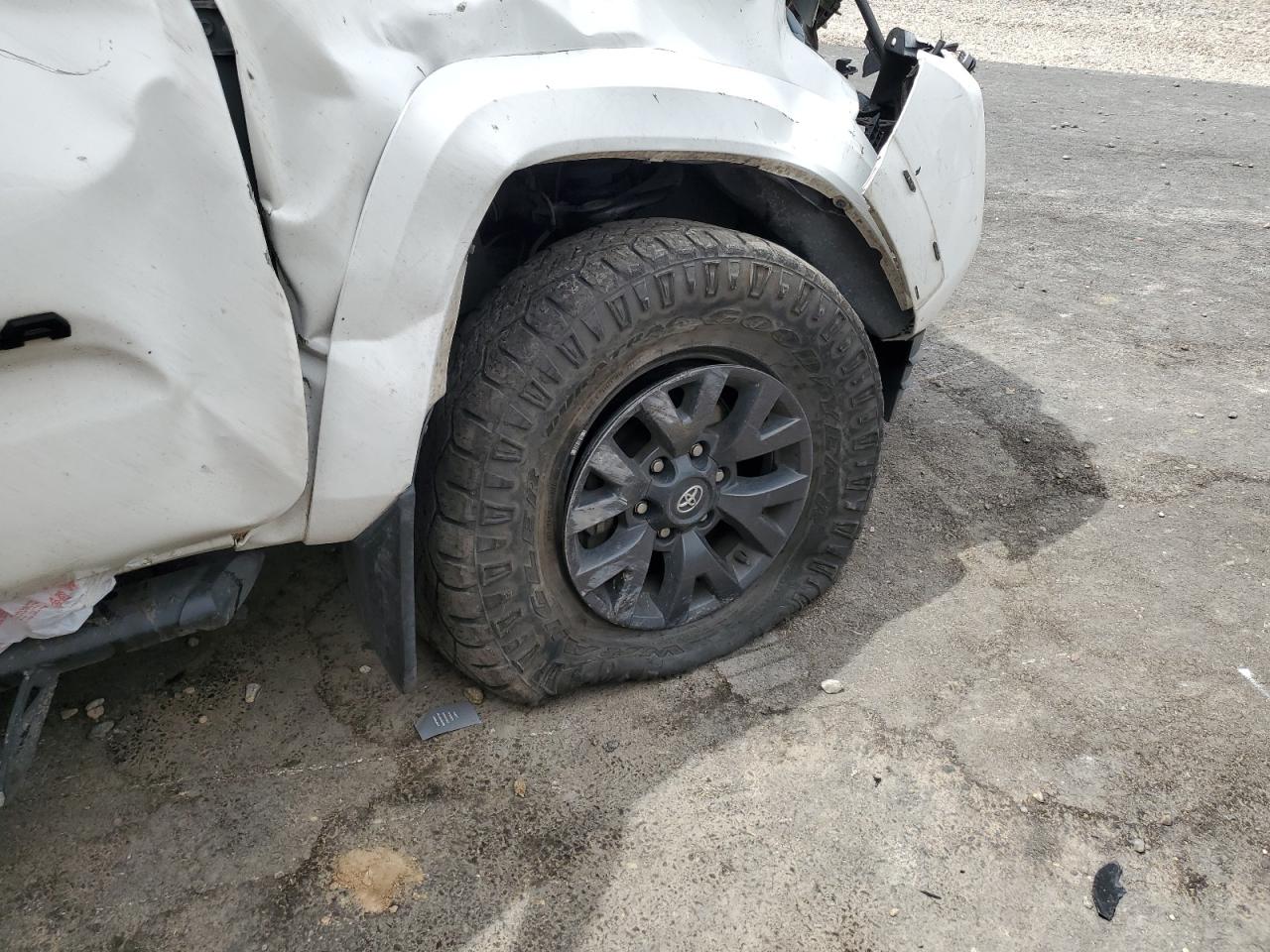 2023 Toyota Tacoma Sr5 V6 Белый vin: 3TYAZ5CN4PT039863 Damage: Right Front Tire, Cut, Replacement Required