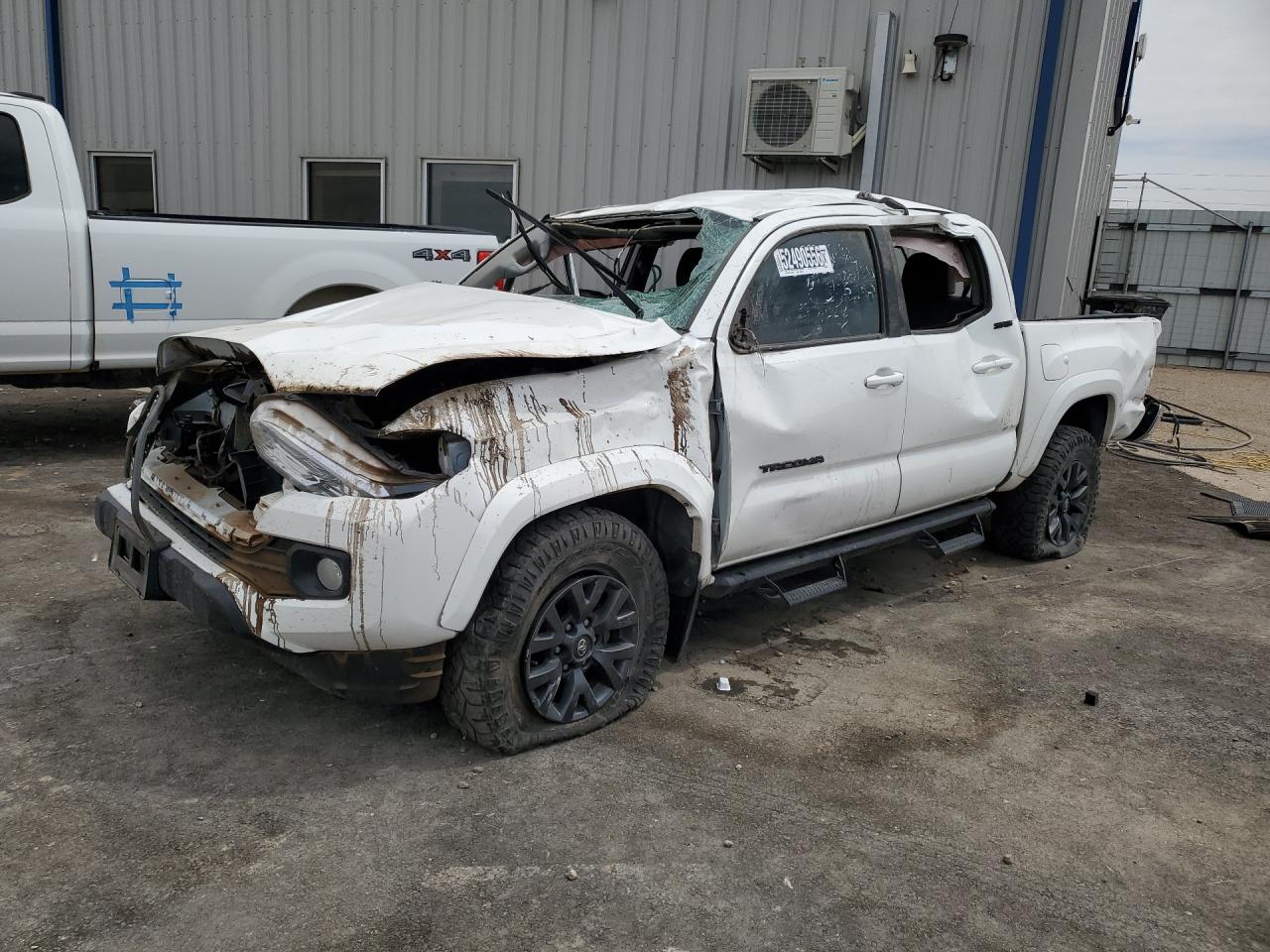 2023 Toyota Tacoma Sr5 V6 Белый vin: 3TYAZ5CN4PT039863 Damage: Left Front Fender, Dent(S) W/ Paint Dmg, > 12 Inches